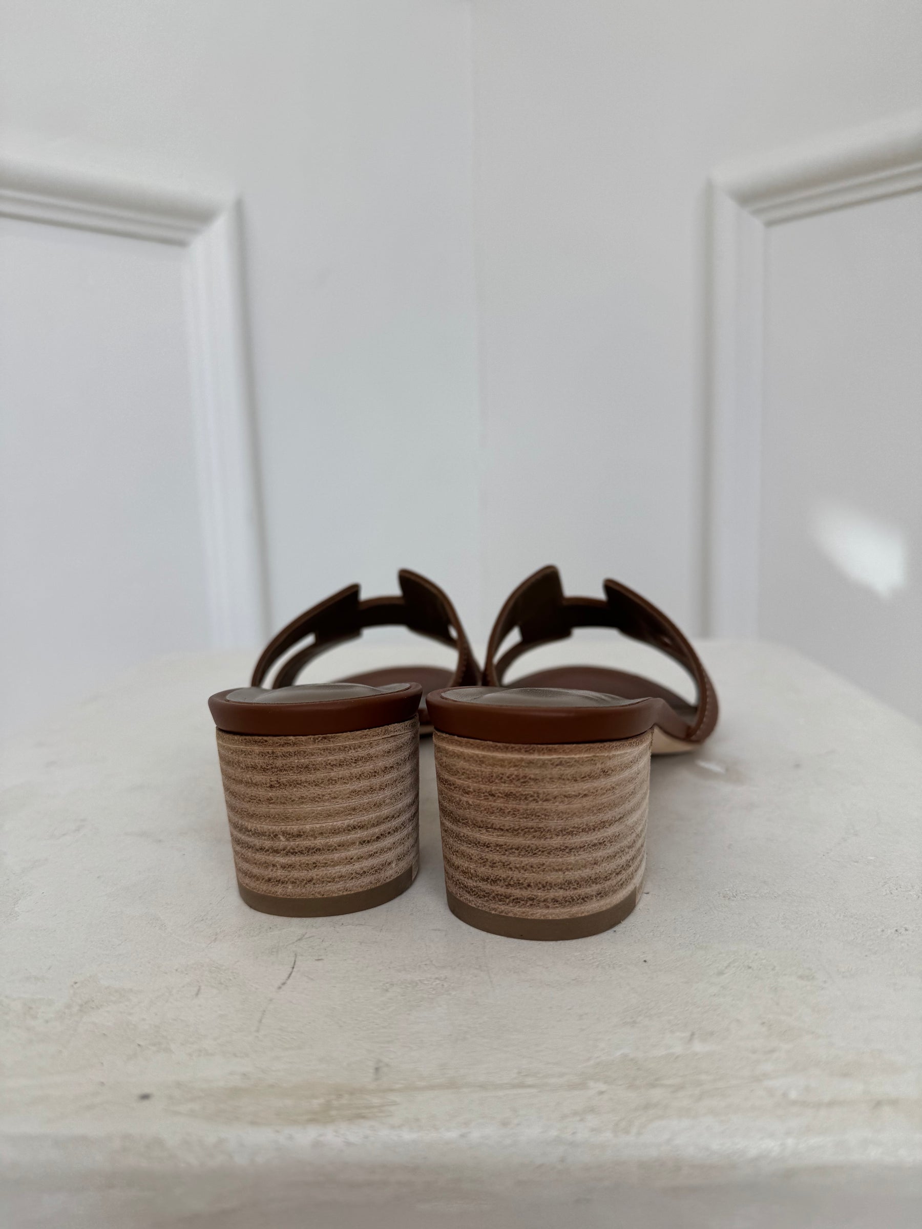 Hermes Oasis Sandal In Tan, 37.5