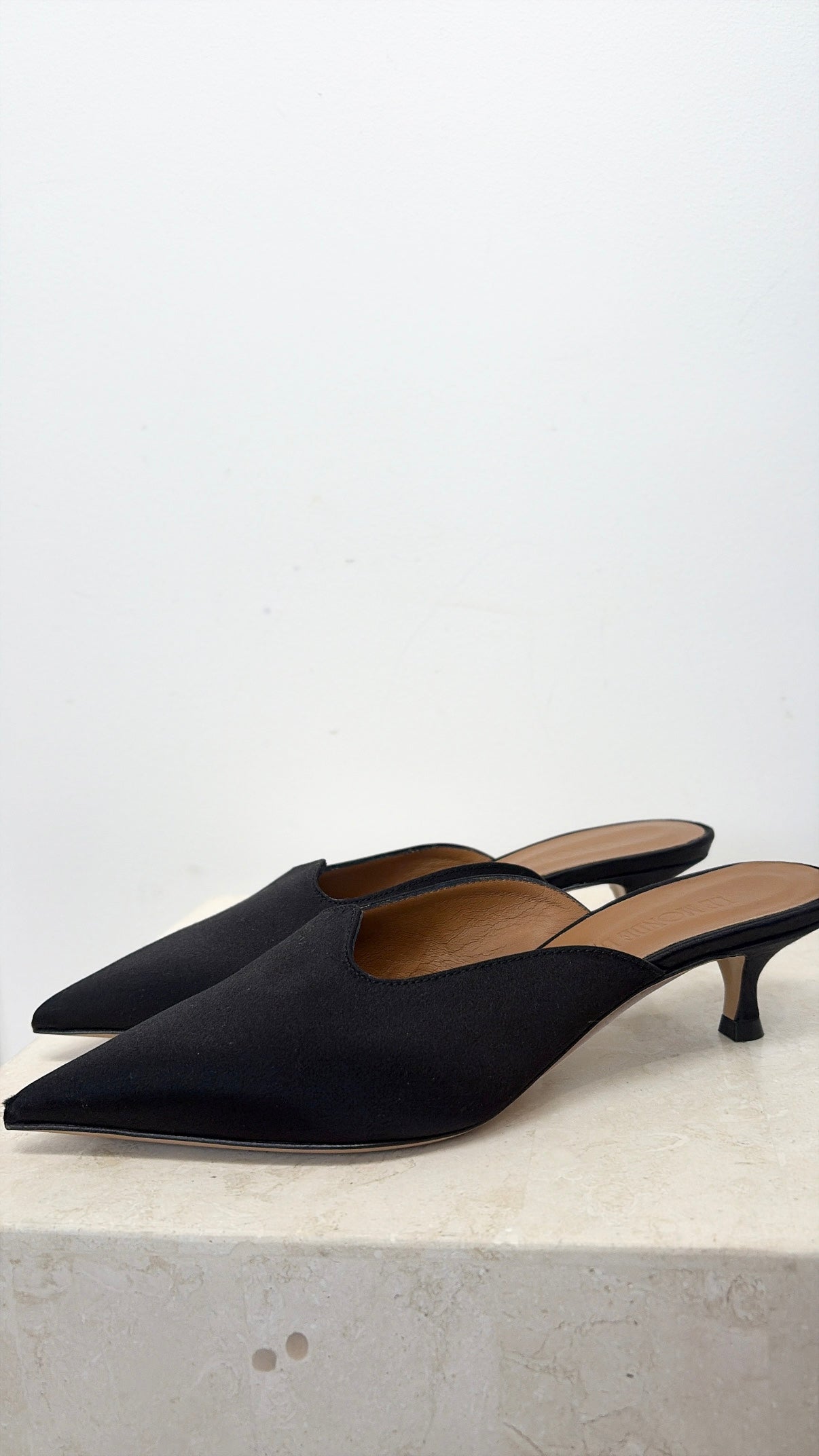 Le Monde Beryl Black Kitten Heel Mules, 36