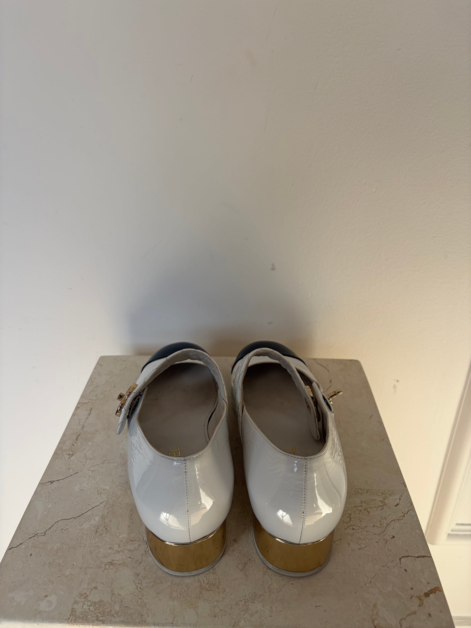 Chanel White and Black Patent Heeled Mary Jane, 39.5 C