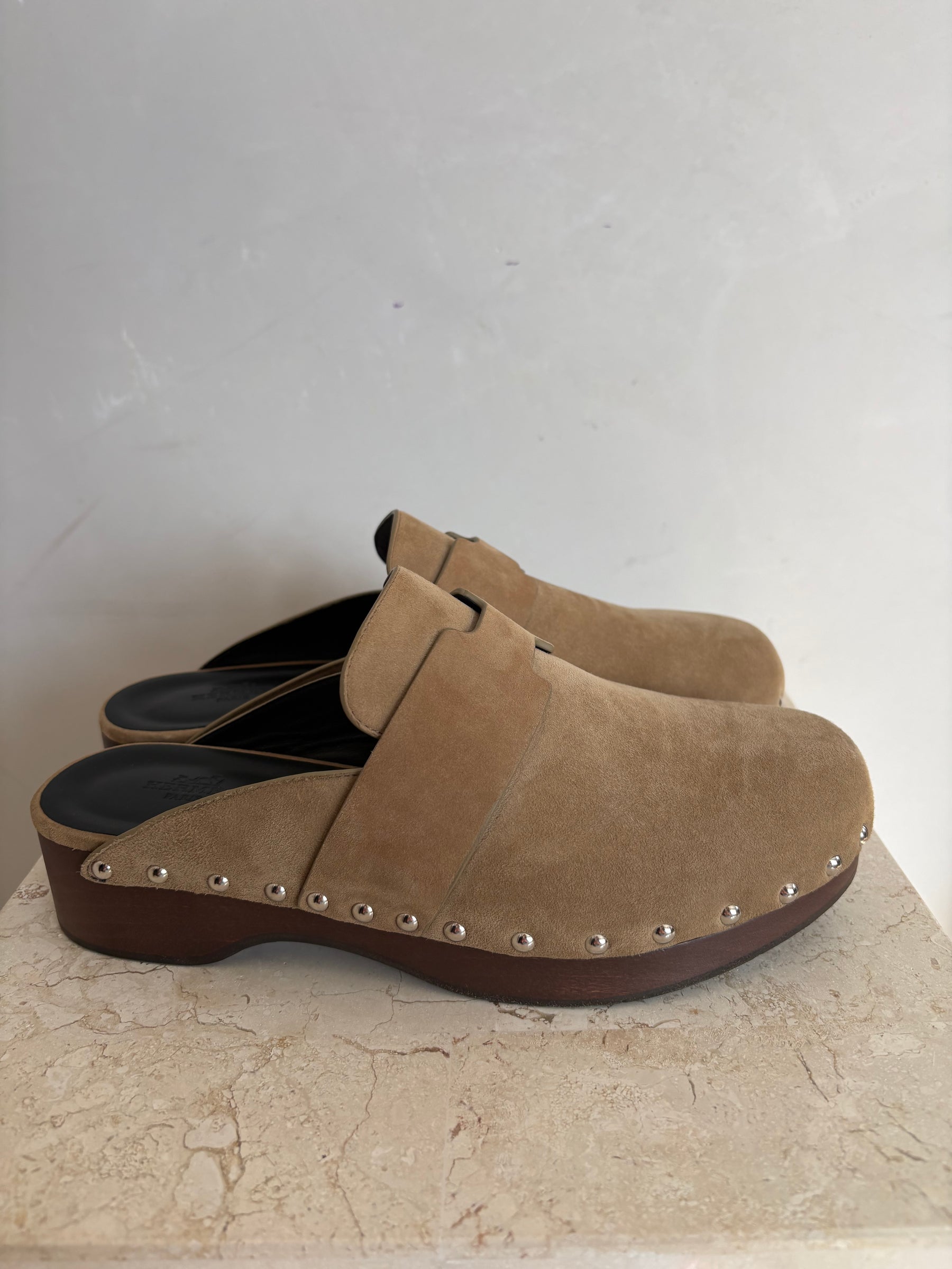 Hermès Taupe Suede Calya Cloggs, 38