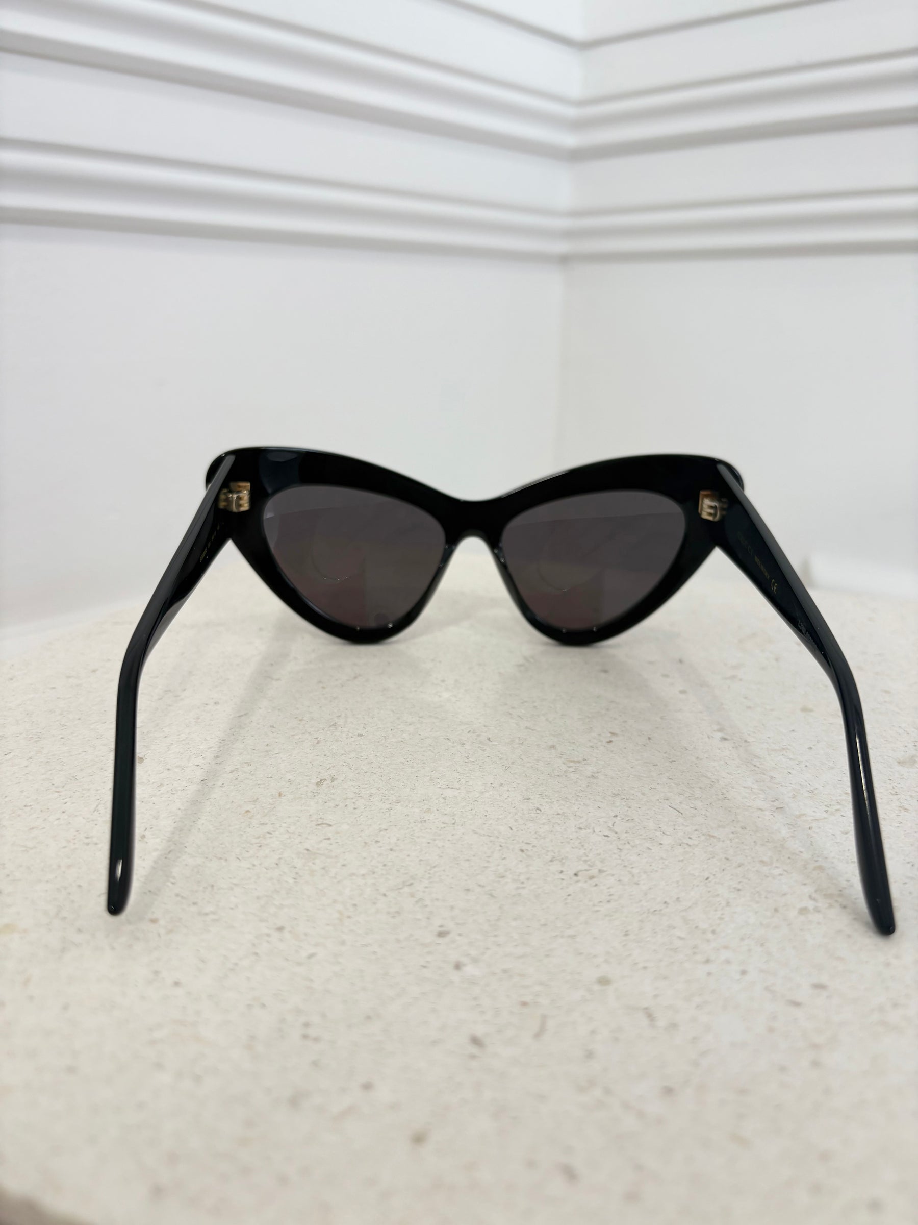 Gucci Cat Eye sunglasses Black