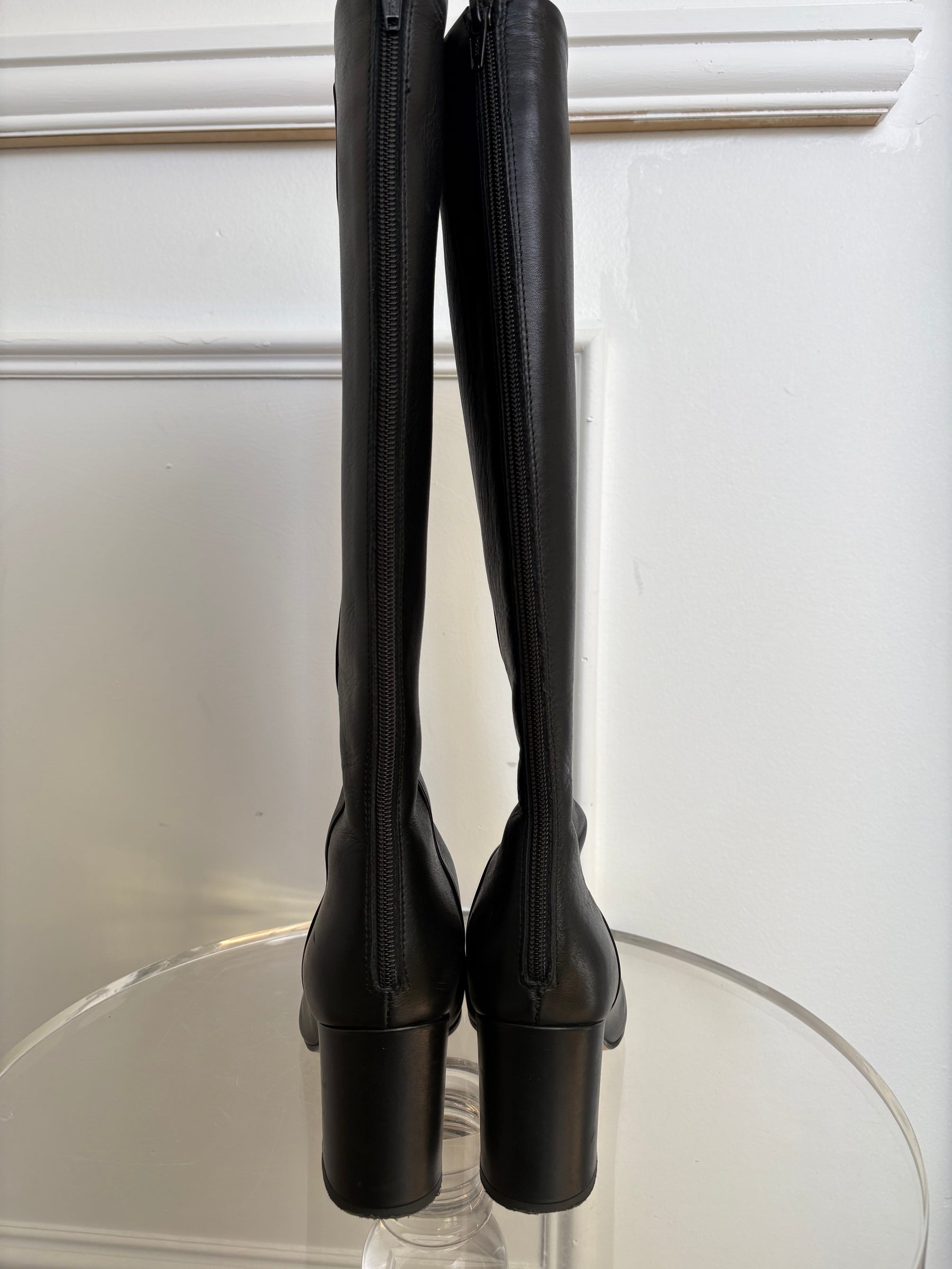 Scanlan Theodore Black Leather Knee High Ankle Boots, 39