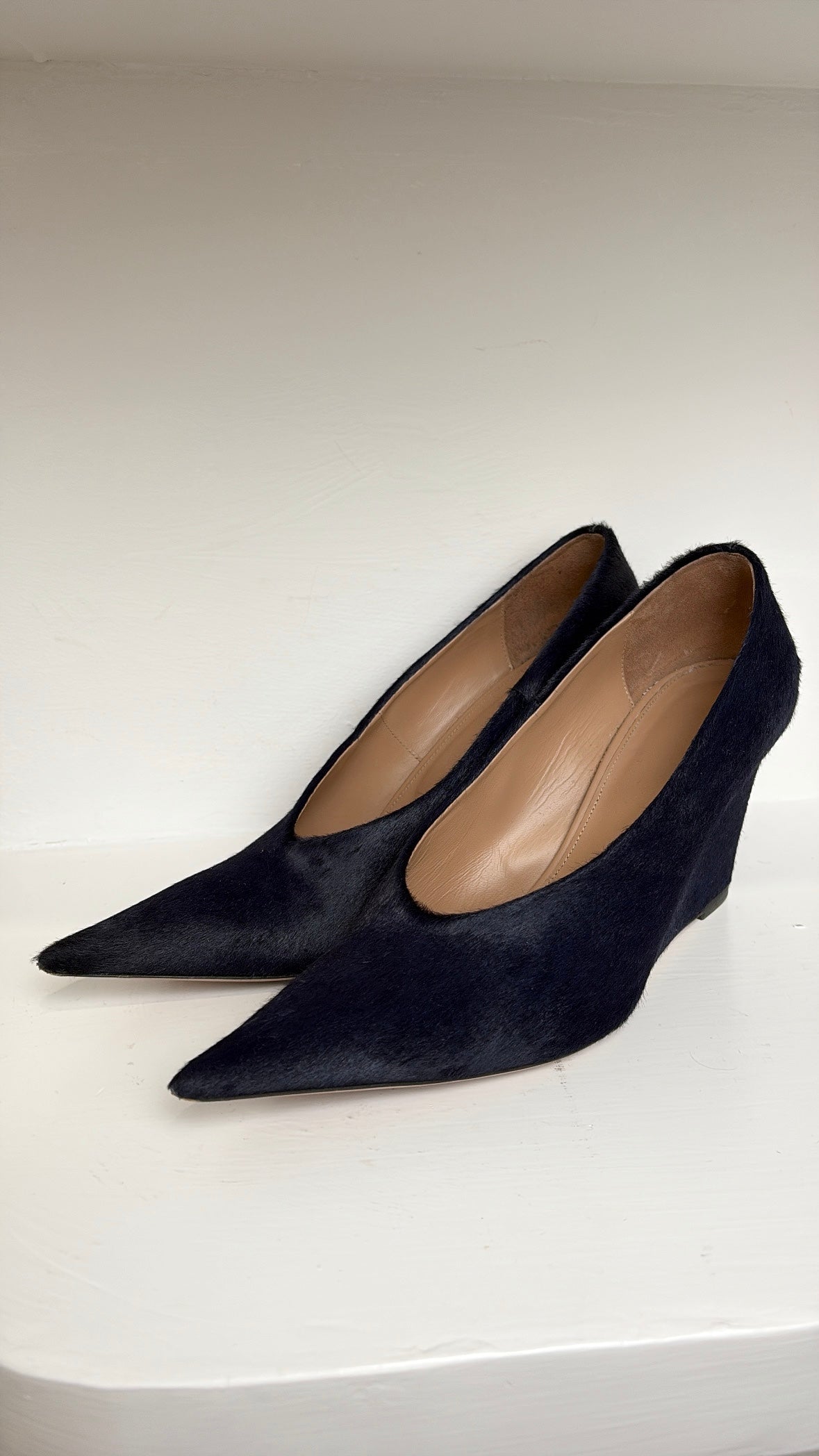 Scanlan Theodore Navy Ponyhair Pointed Wedge Pumps, 41