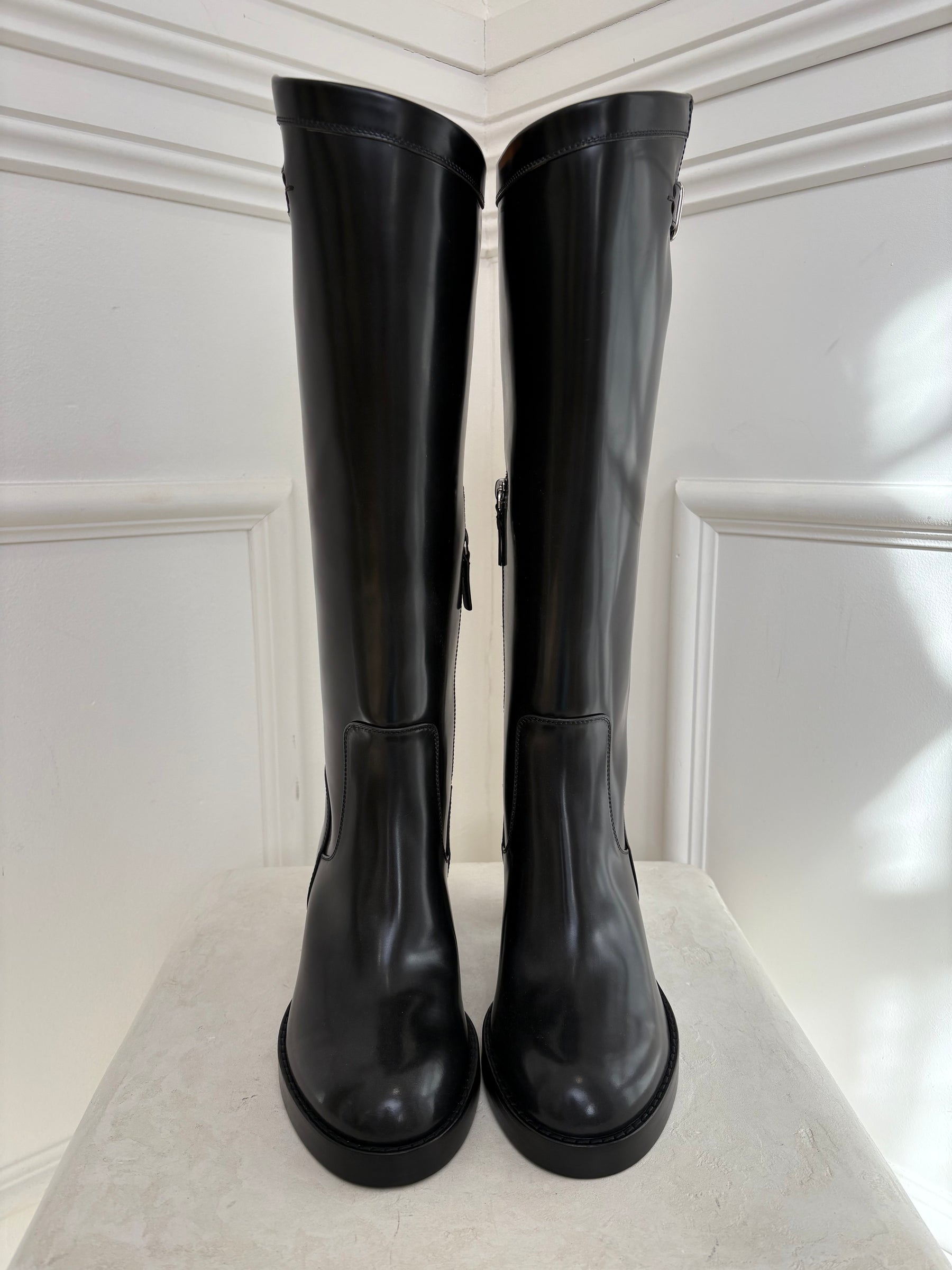 Tod's Black Leather Heeled Riding Boots, 40