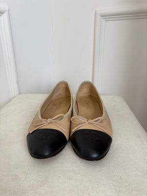 Chanel Beige and Black Leather Ballet Flats, 39