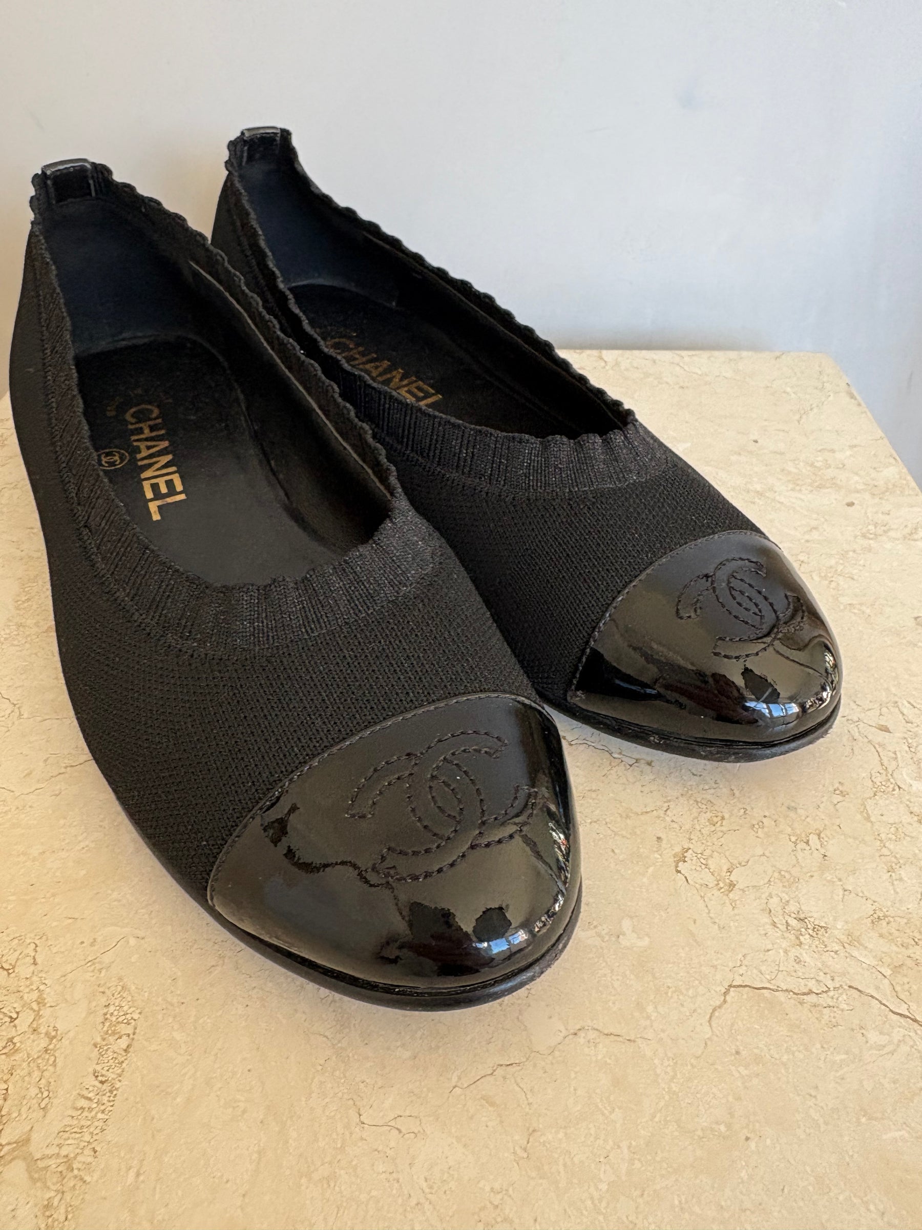 Chanel Black Fabric and Patent Ballet Flats, 38 C