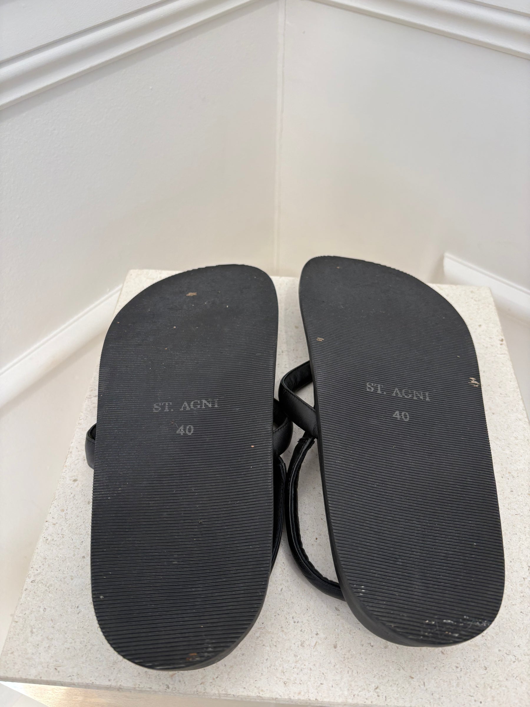 St Agni Black Leather Thong Sandal, 40