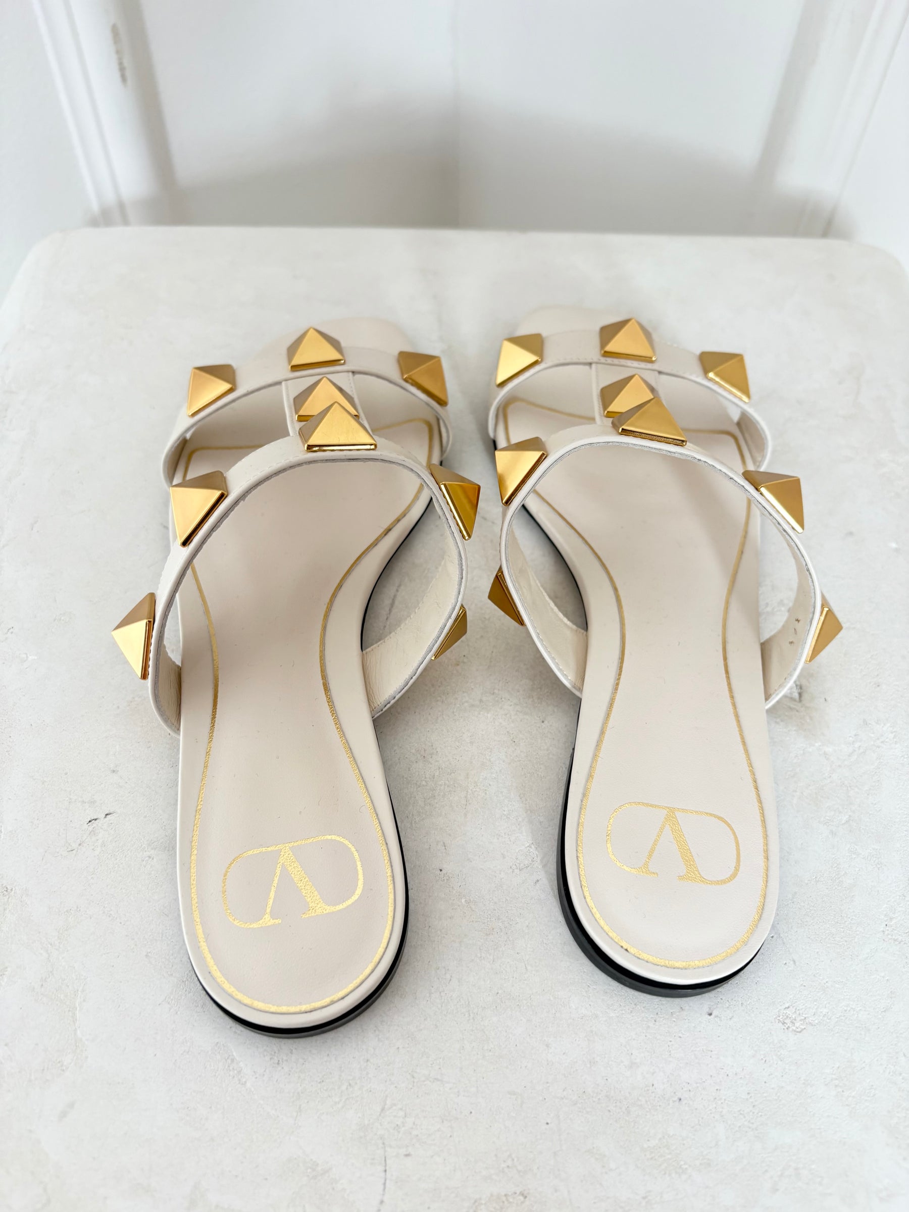 Valentino Roman Stud Calfskin Slide Sandal Cream, 38.5