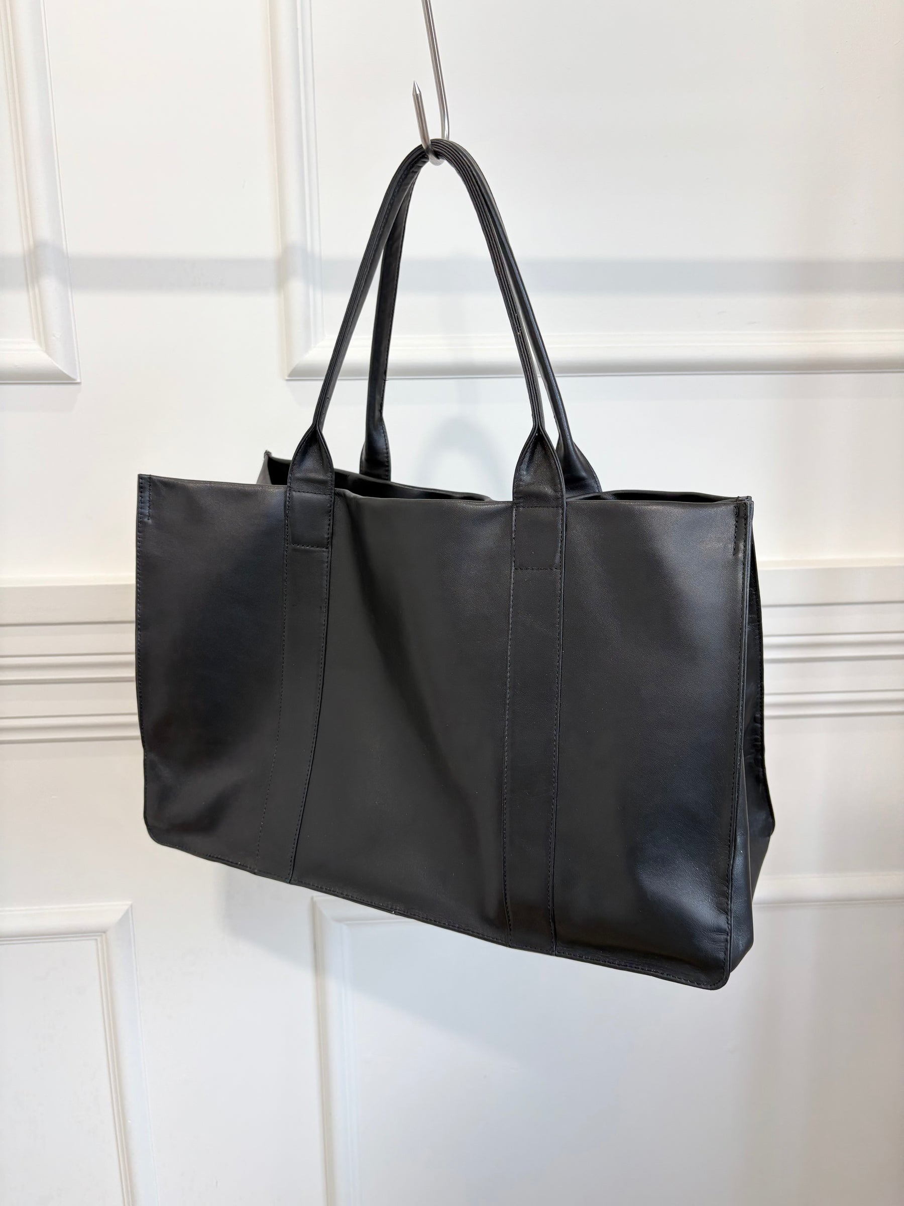 A-ESQUE Black Large Leather Tote