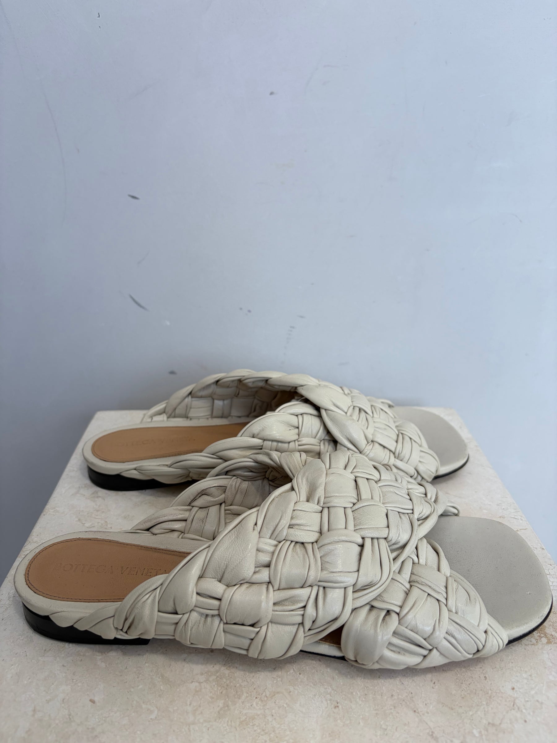 Bottega Veneta Ecru Woven Leather Slides, 40