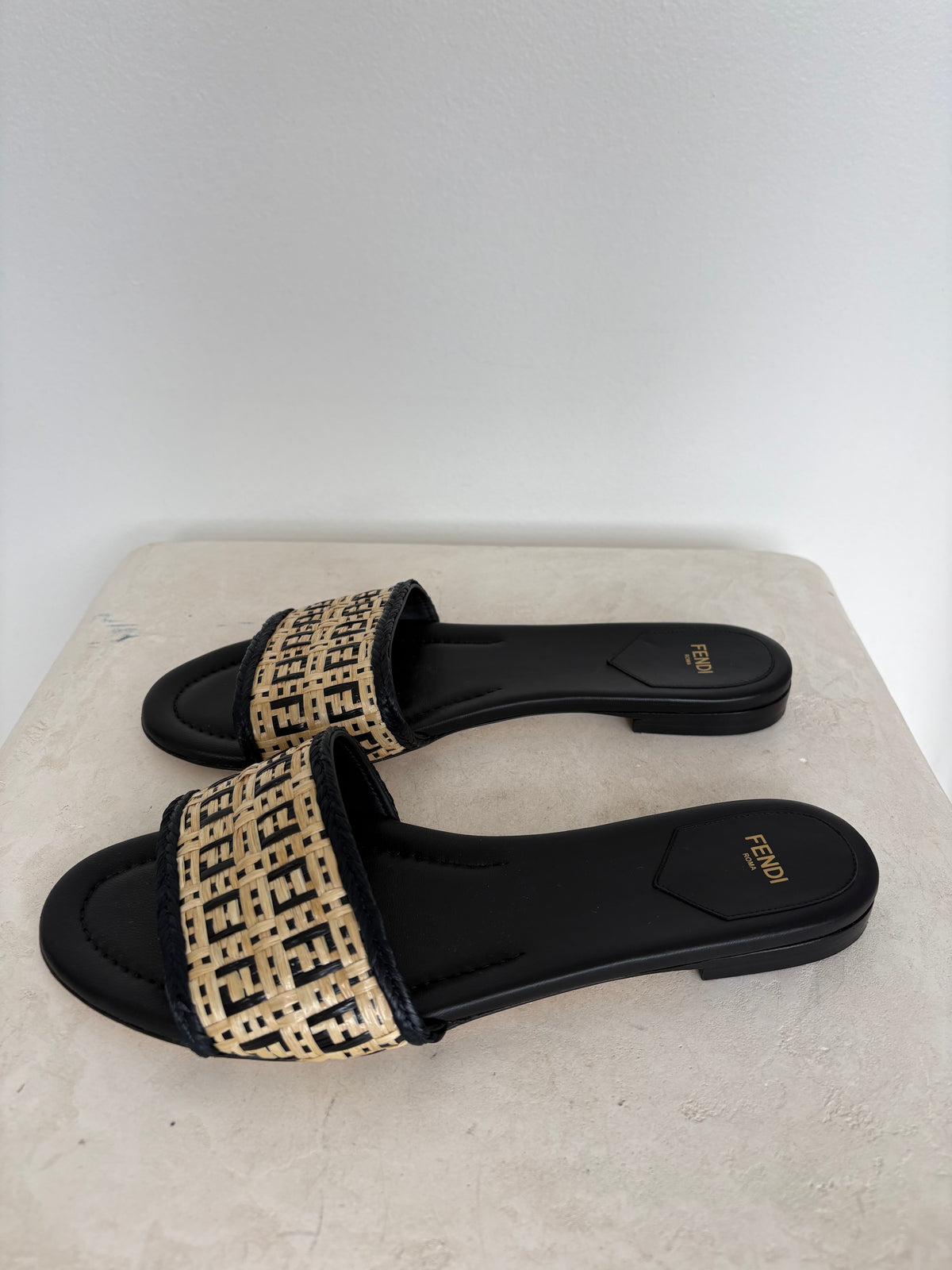 Fendi Interlace raffia Sandal In Black Natural, 41