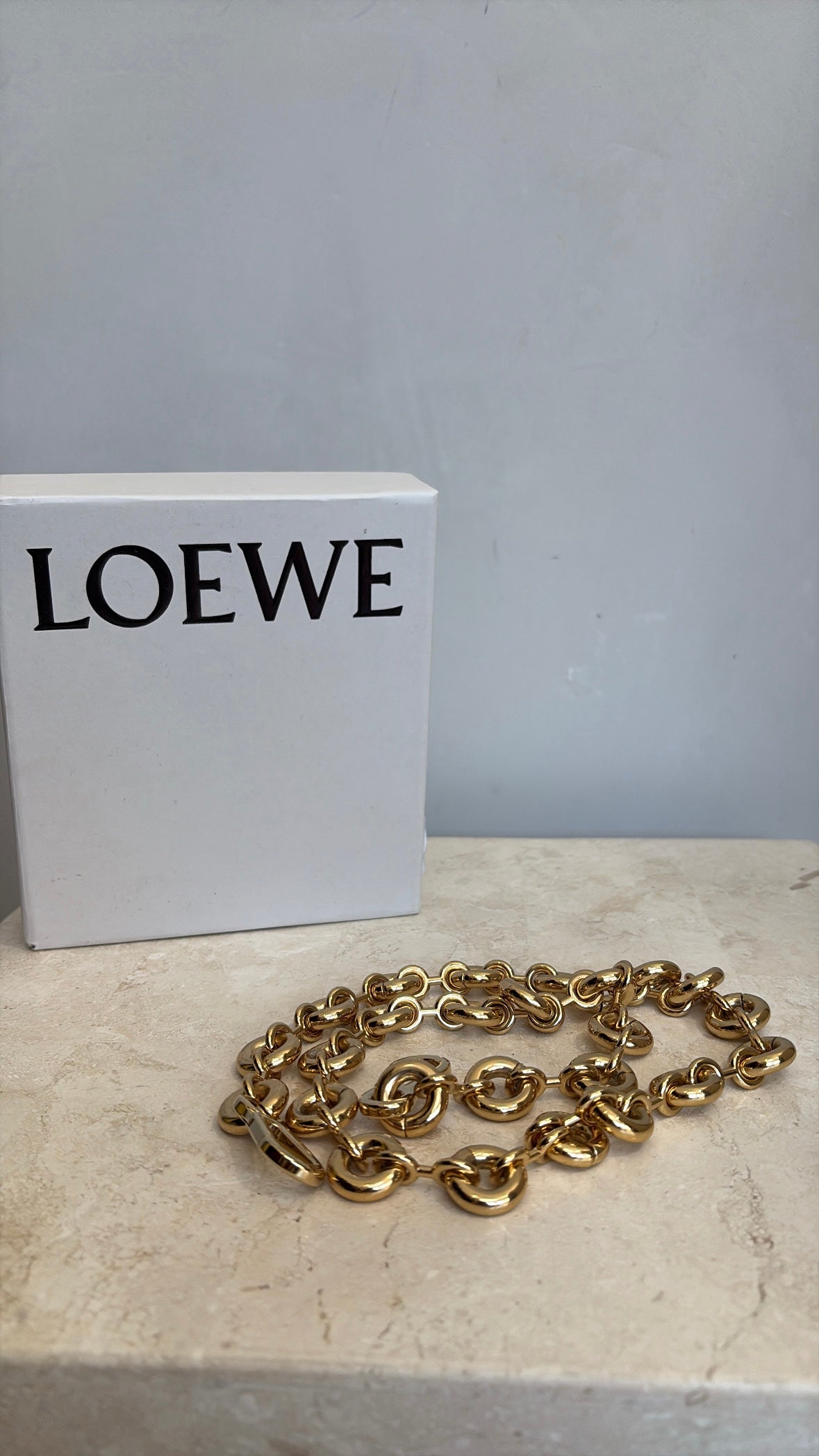 Loewe Donut chain