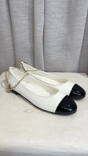 Chanel White and Black Leather Ankle Chain Mary Jane Flats, 41.5