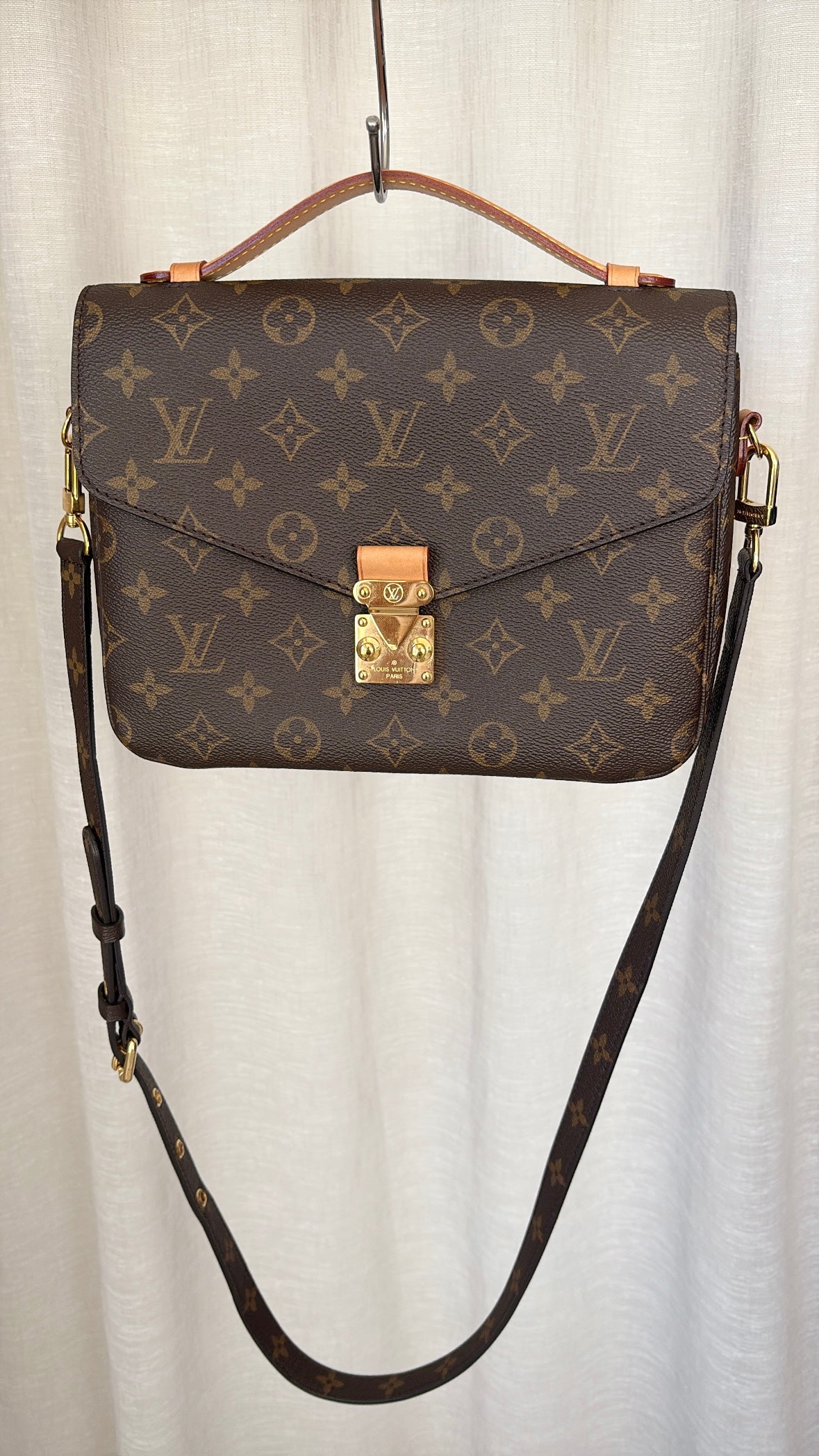 Louis Vuitton Pochette Metis Monogram