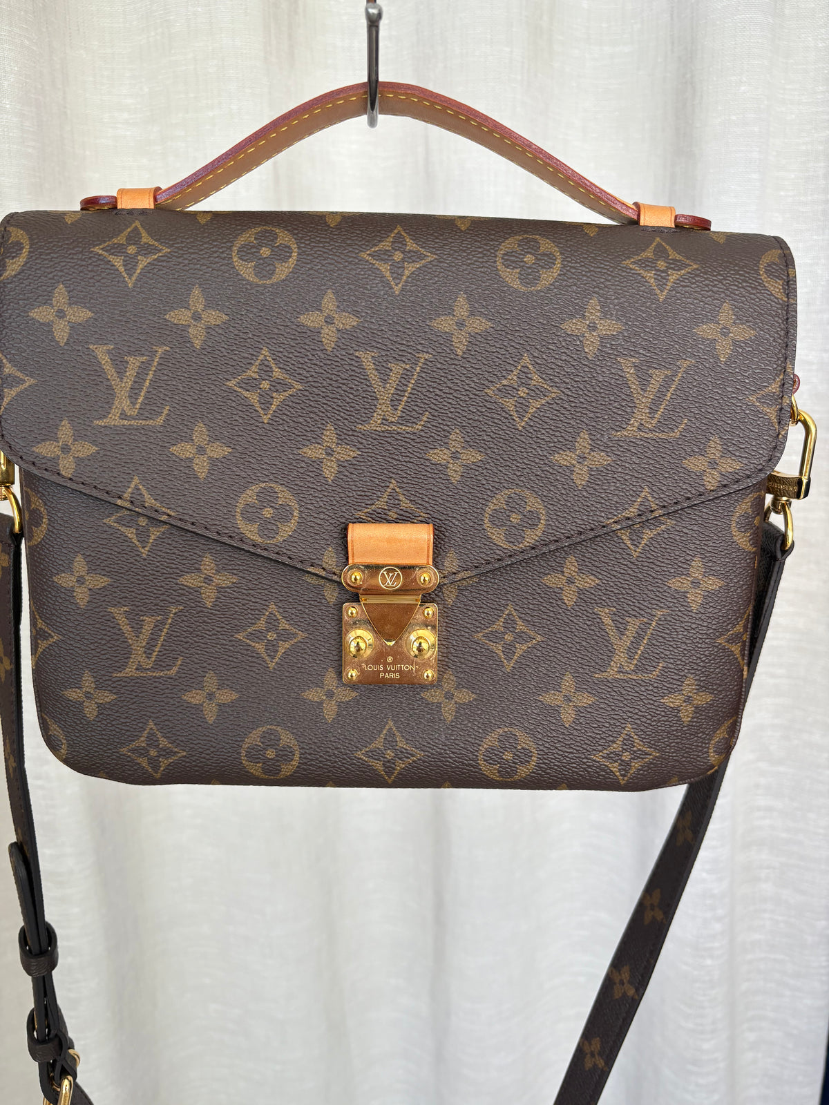 Louis Vuitton Pochette Metis Monogram