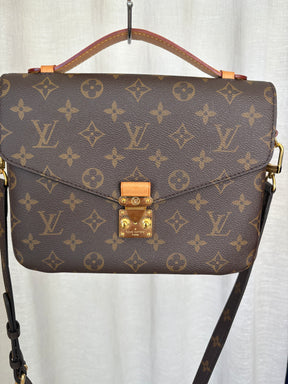 Louis Vuitton Pochette Metis Monogram