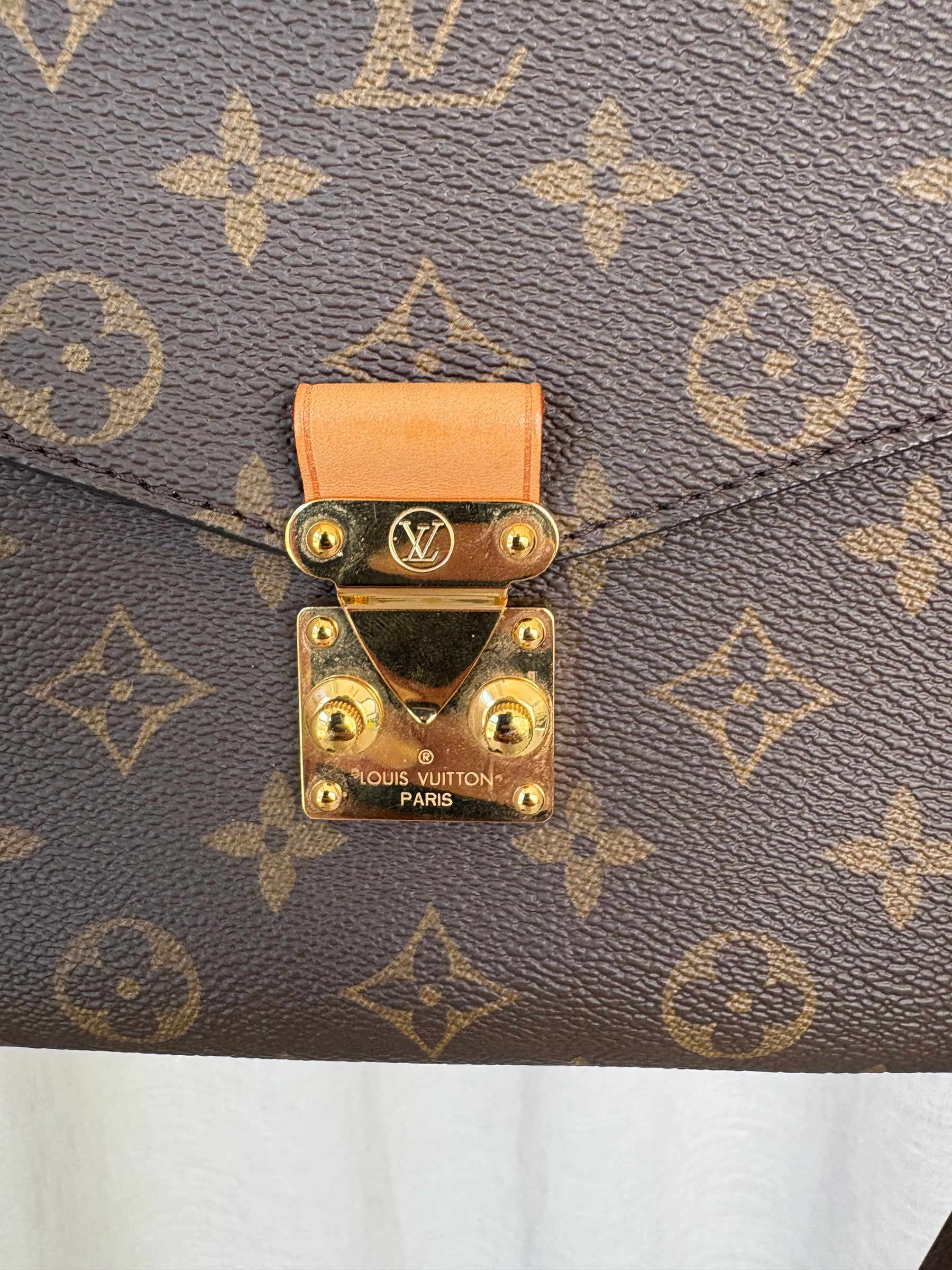 Louis Vuitton Pochette Metis Monogram