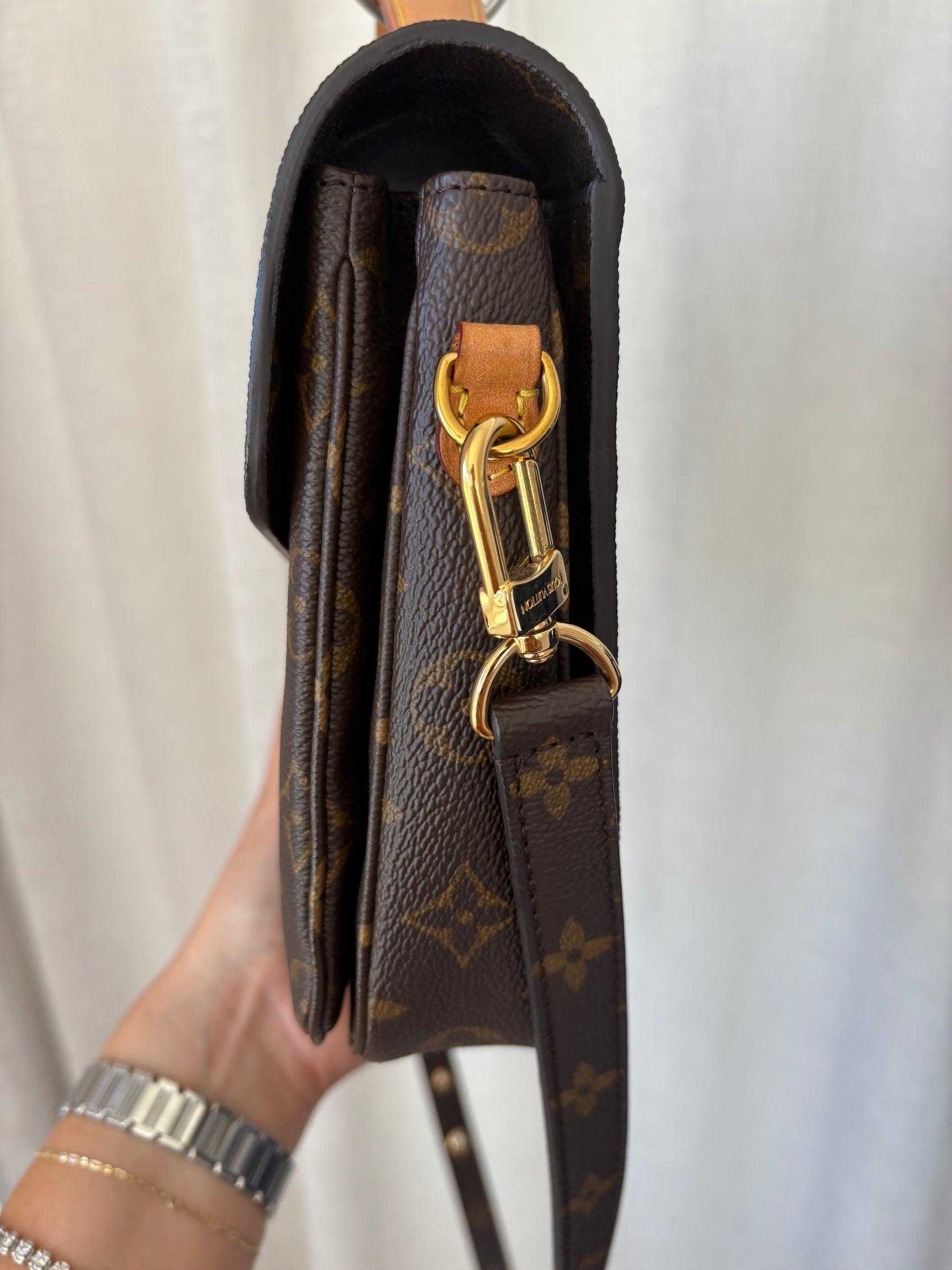 Louis Vuitton Pochette Metis Monogram