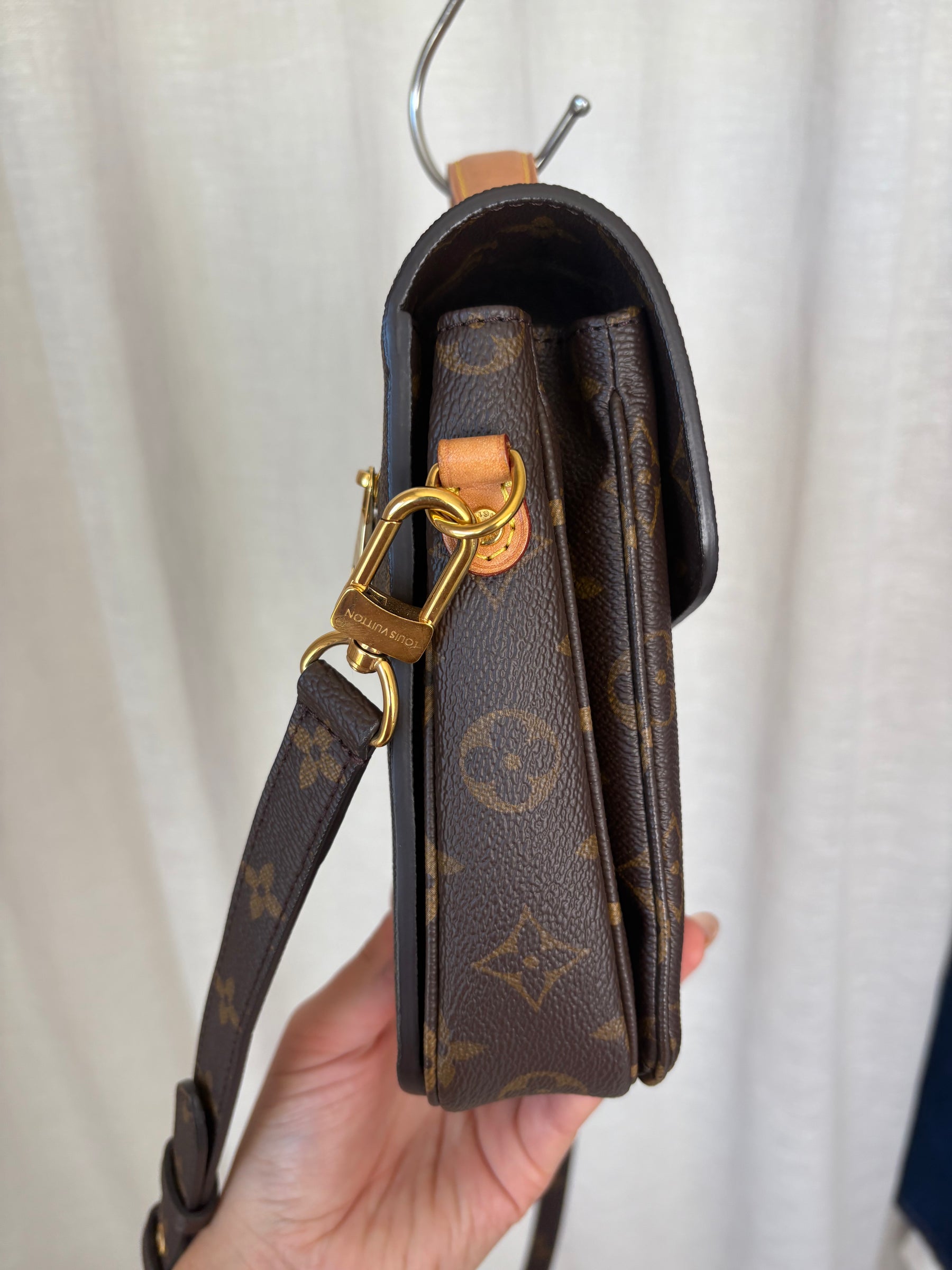 Louis Vuitton Pochette Metis Monogram