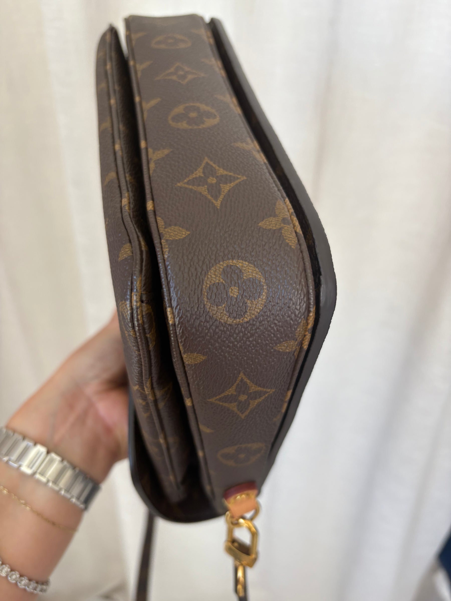 Louis Vuitton Pochette Metis Monogram