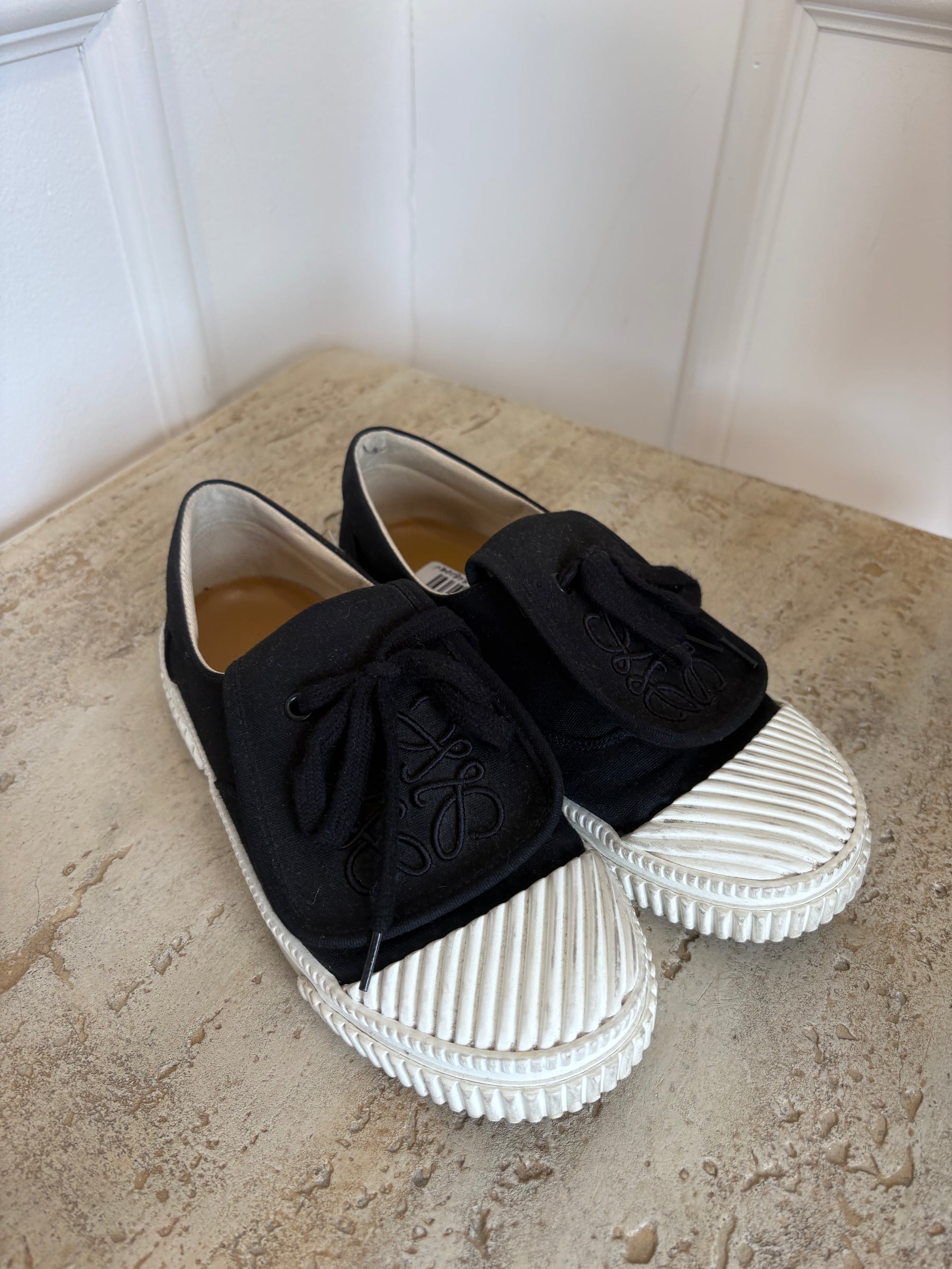 Loewe Anagram Flap Sneaker Black, 37