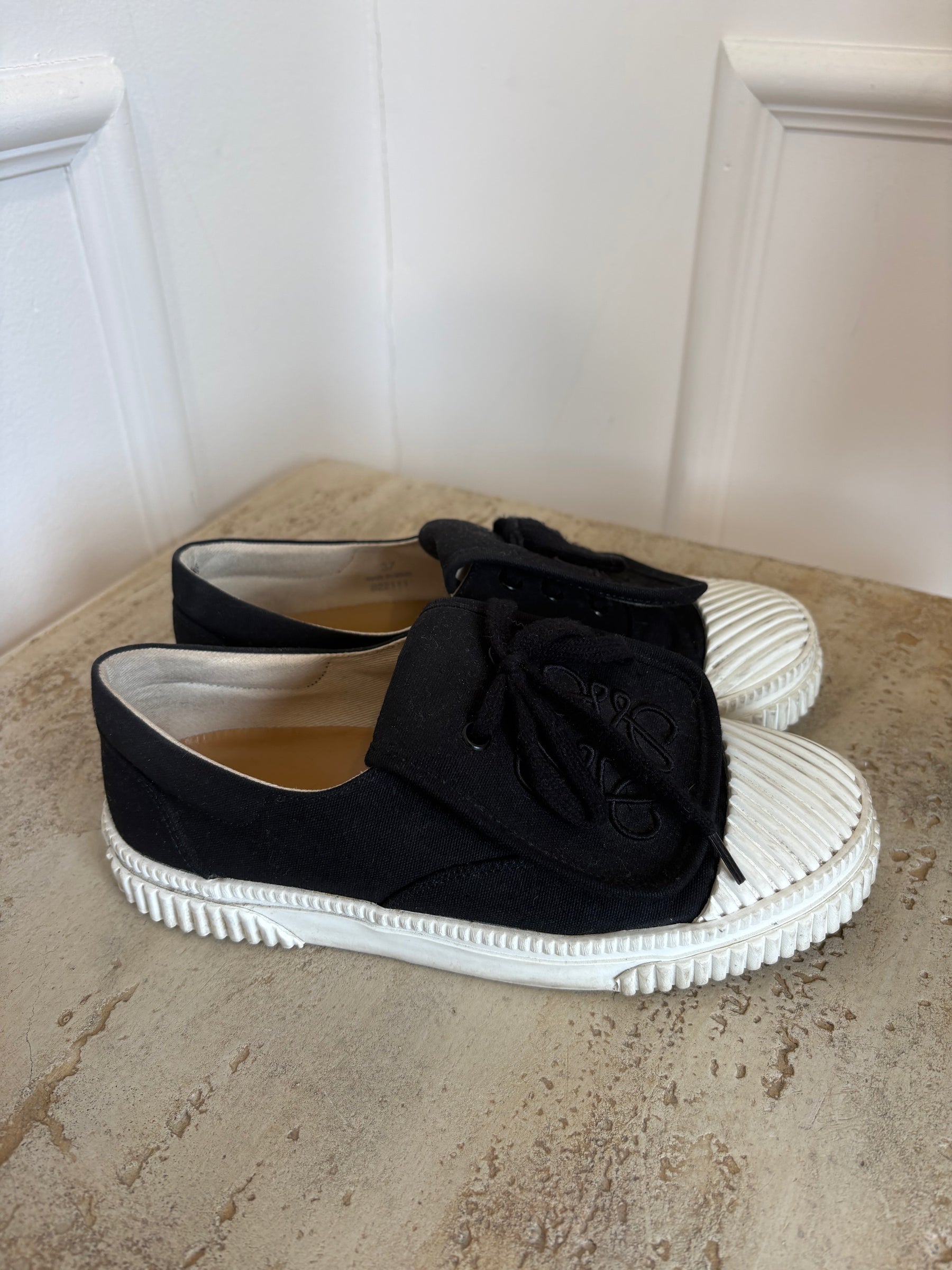 Loewe Anagram Flap Sneaker Black, 37