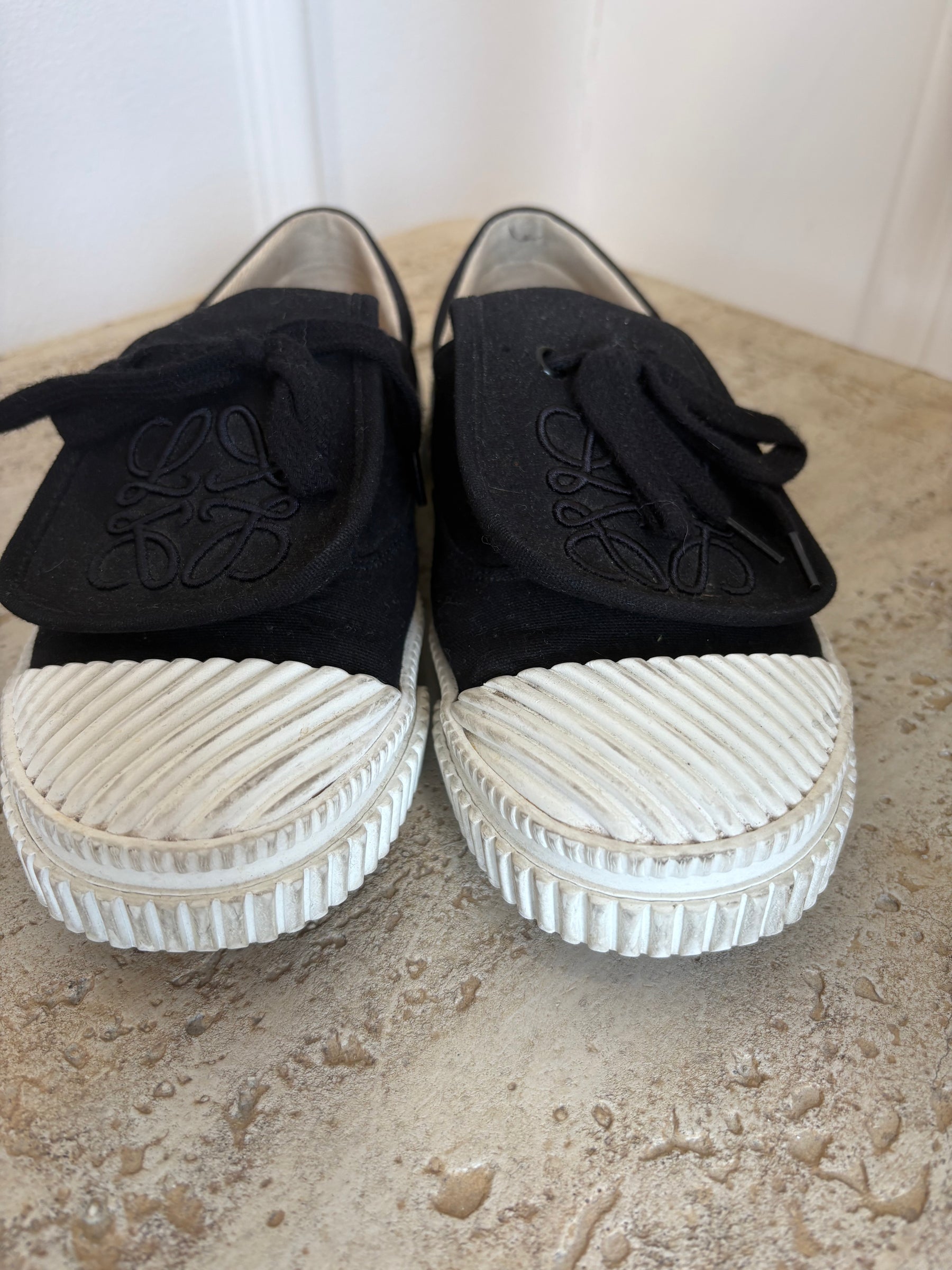 Loewe Anagram Flap Sneaker Black, 37