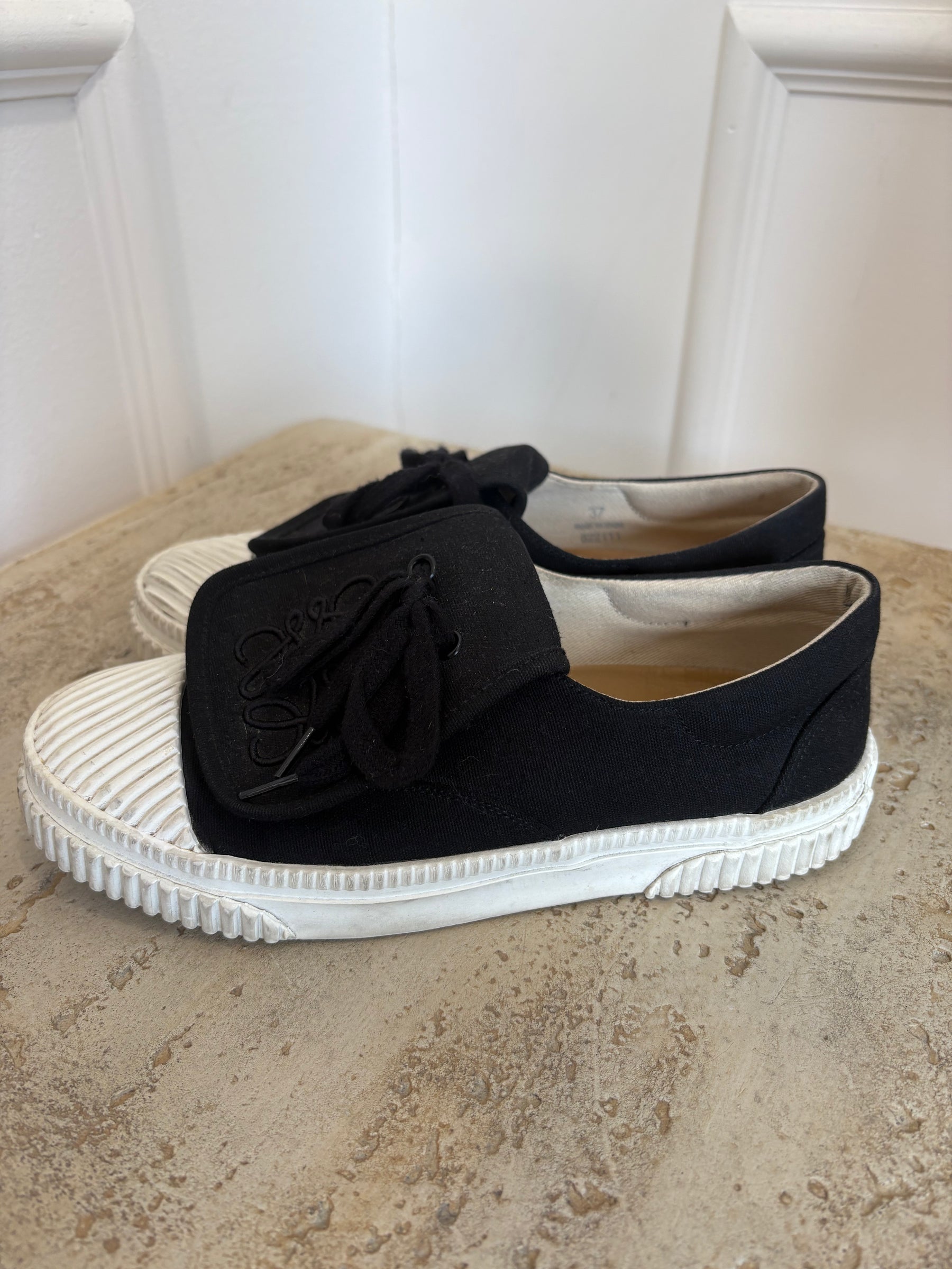 Loewe Anagram Flap Sneaker Black, 37