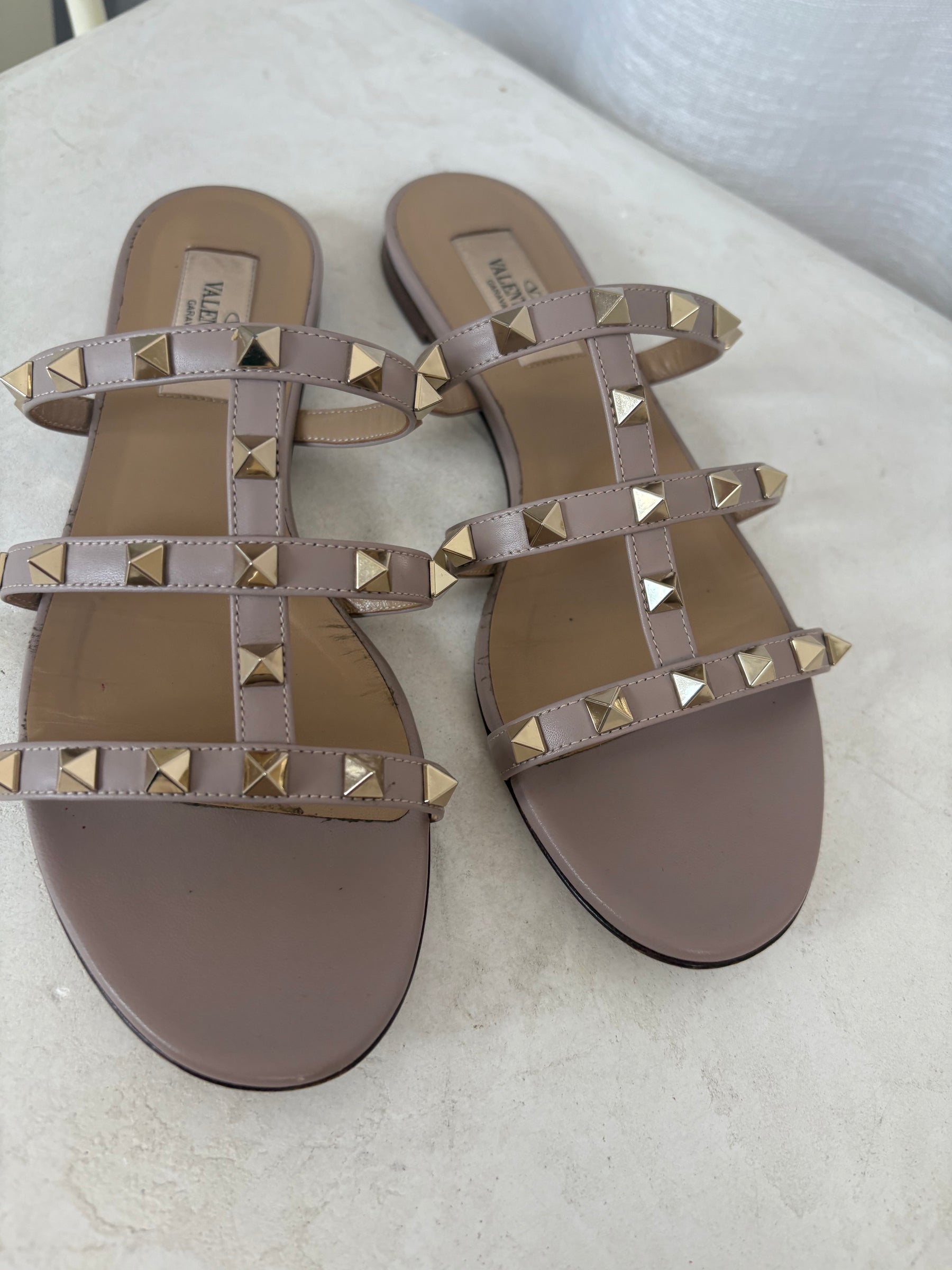 Valentino Garavani Rose Poudre Rockstud Slides, 36