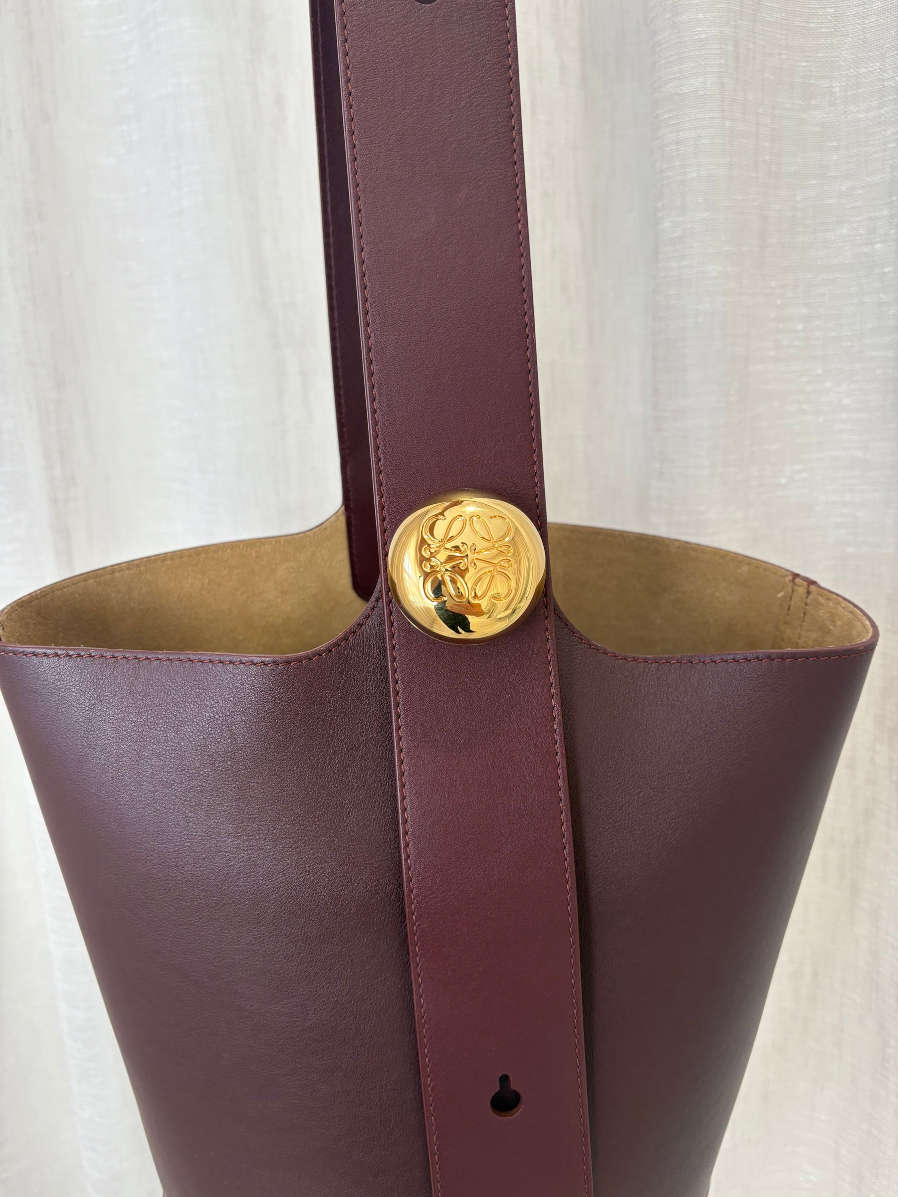 Loewe Pebble Embellished Leather Bucket Bag Burgundy, Medium