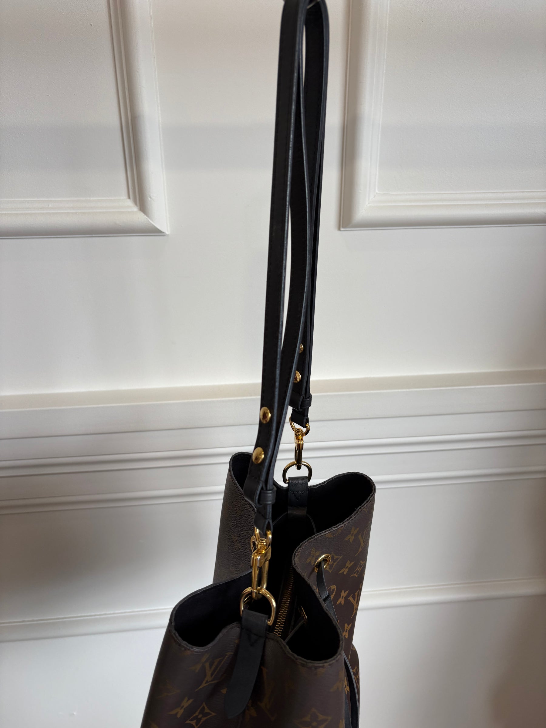 Louis Vuitton NéoNoé Monogram Bucket Bag
