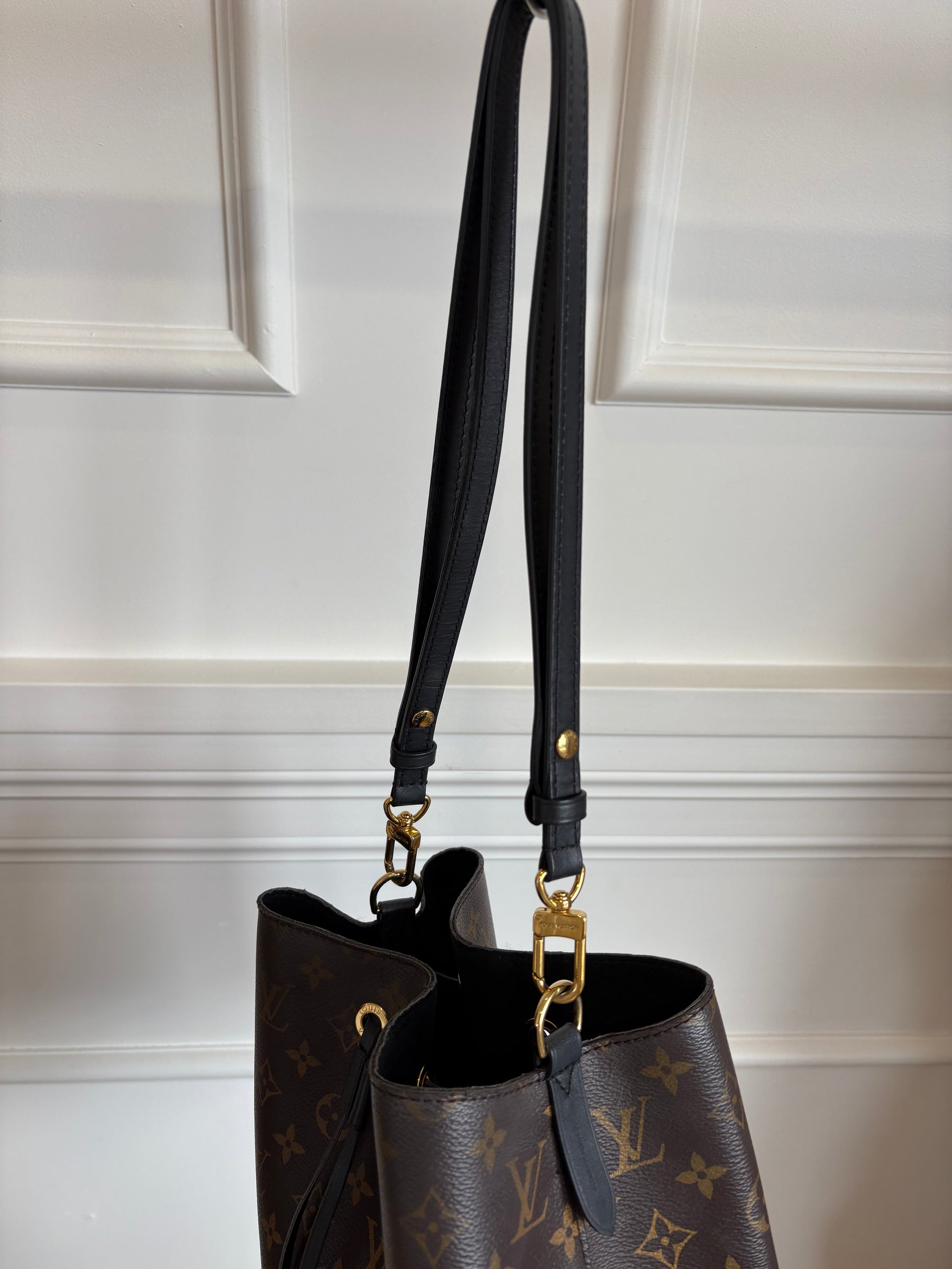 Louis Vuitton NéoNoé Monogram Bucket Bag