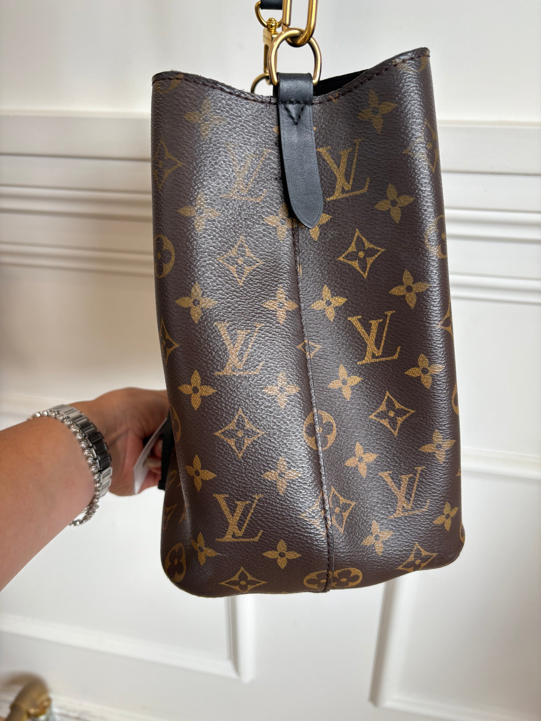Louis Vuitton NéoNoé Monogram Bucket Bag