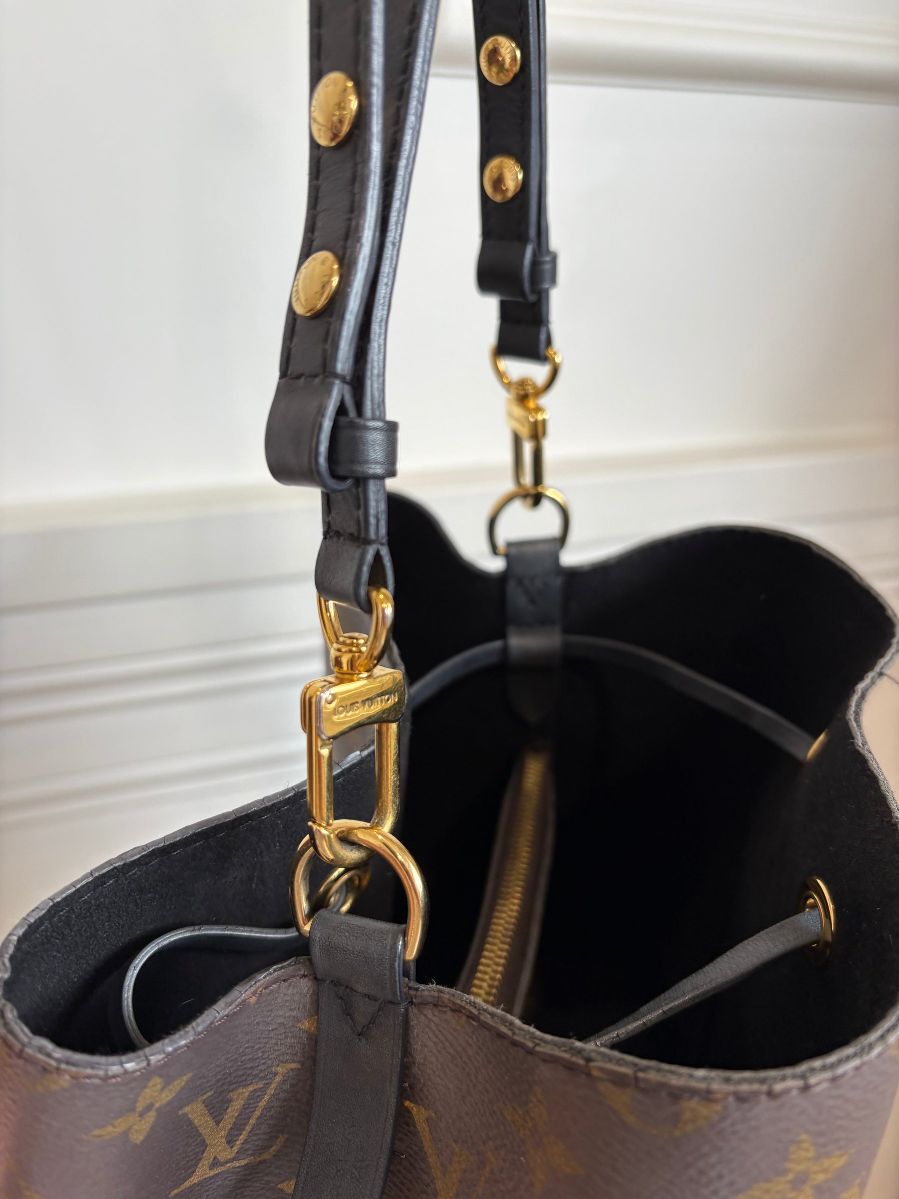 Louis Vuitton NéoNoé Monogram Bucket Bag