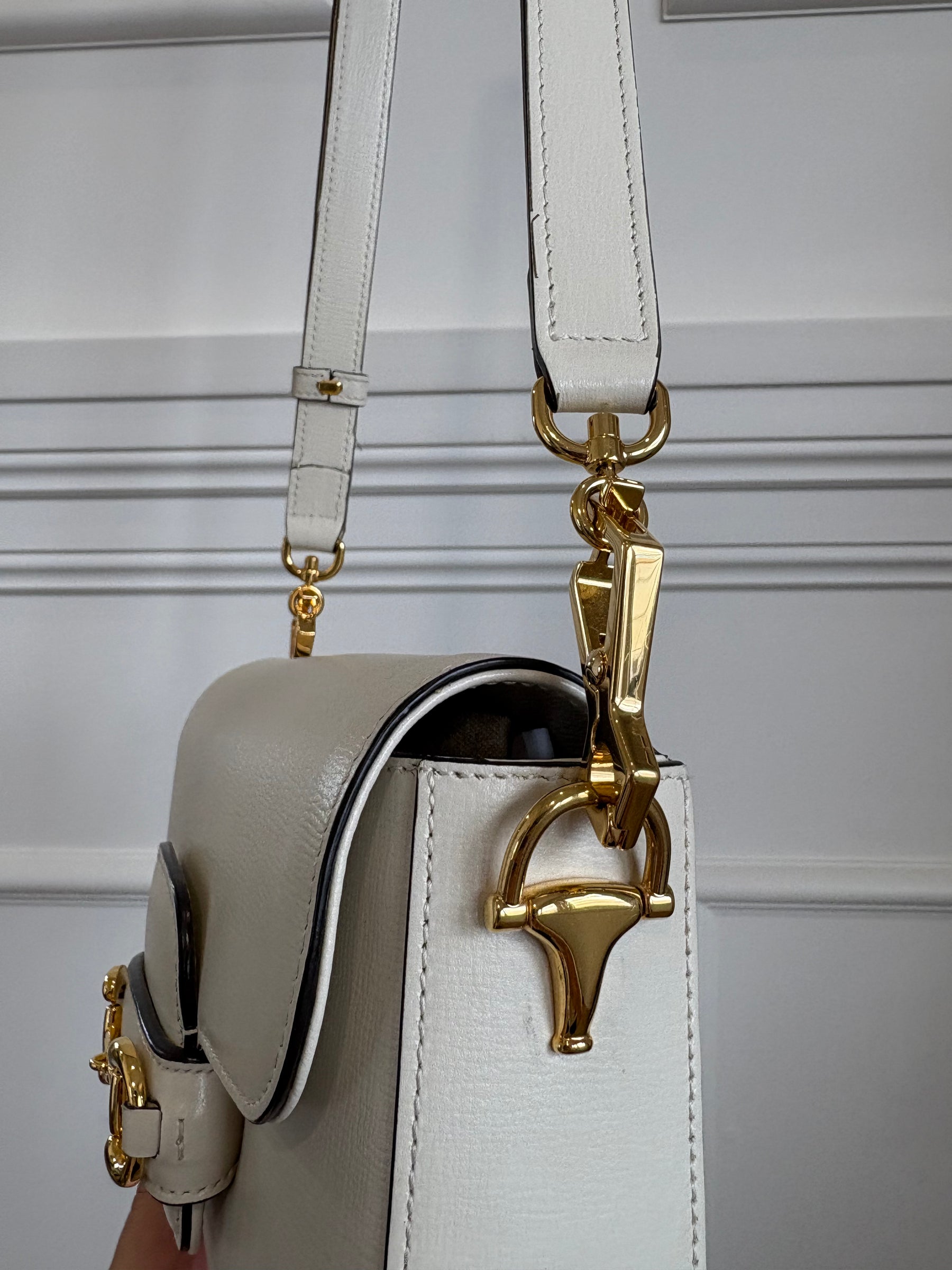 Gucci White Horsebit 1955 Medium Shoulder Bag