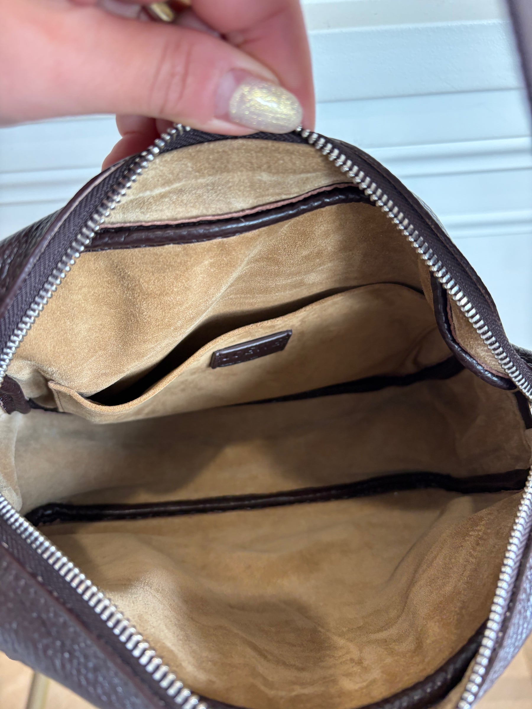 Loewe Pebble Messenger Bag In  Oxblood Medium Unisex