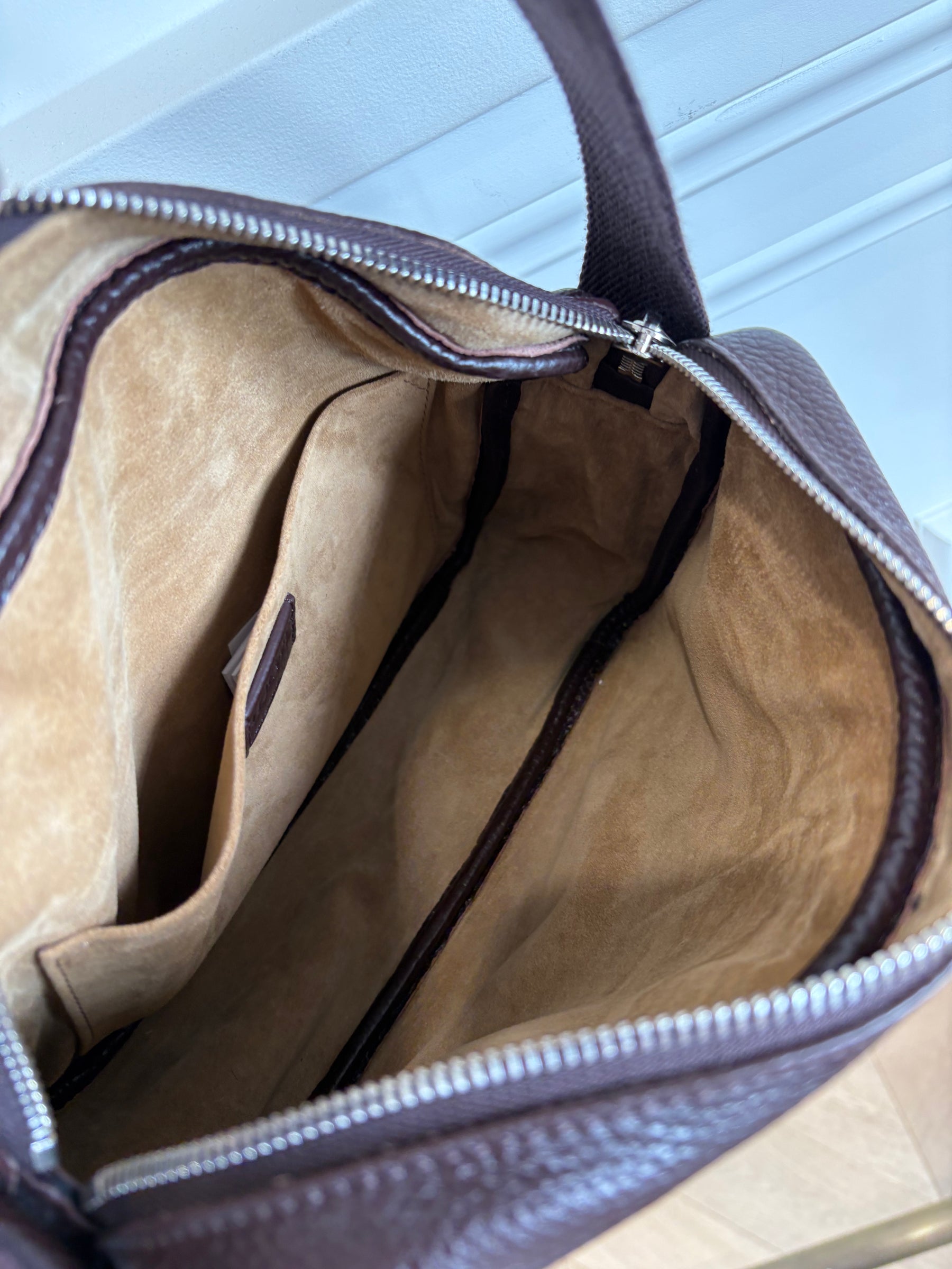 Loewe Pebble Messenger Bag In  Oxblood Medium Unisex
