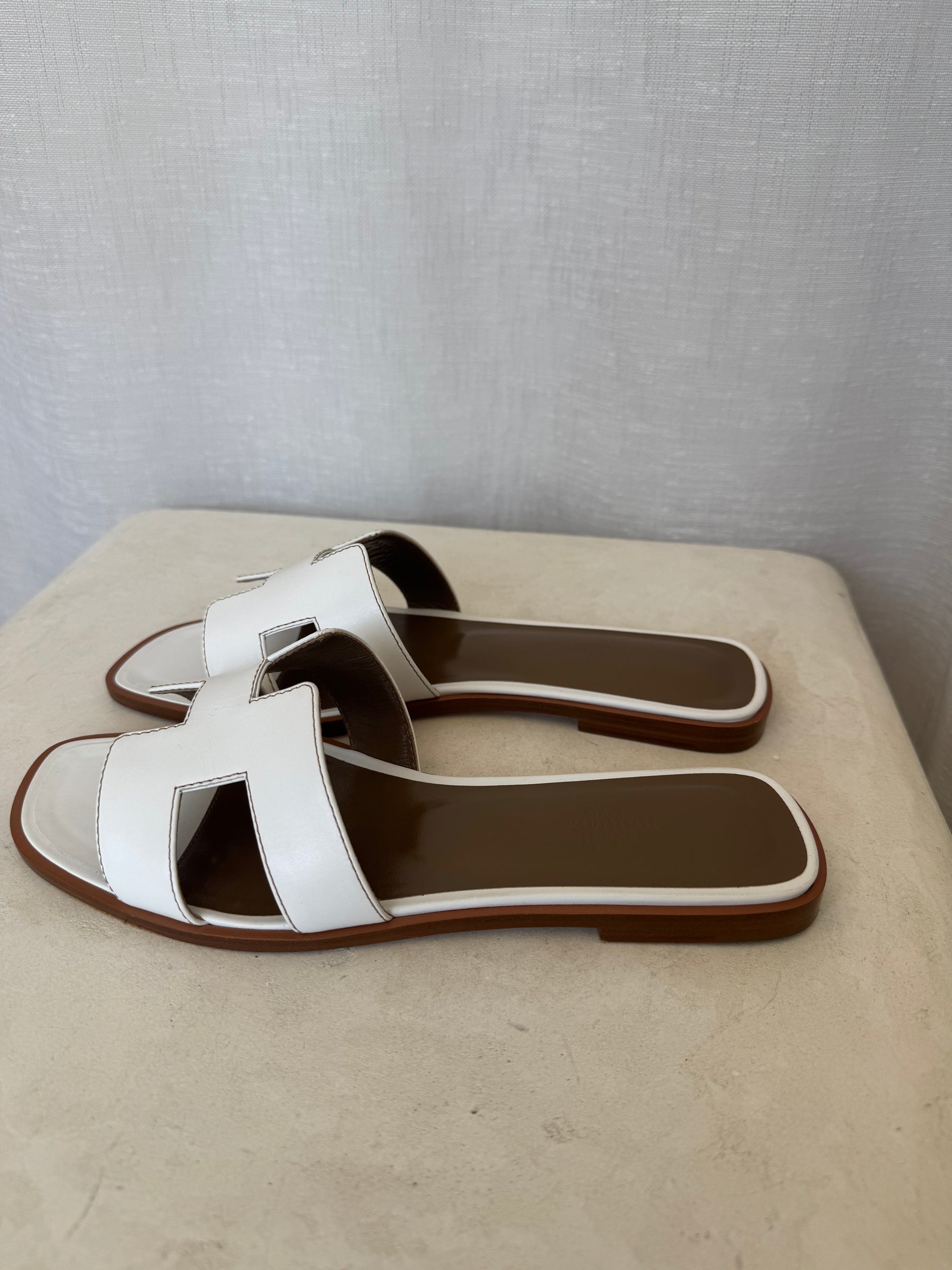 Hermès White Oran Sandals, 39