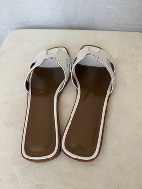 Hermès White Oran Sandals, 39