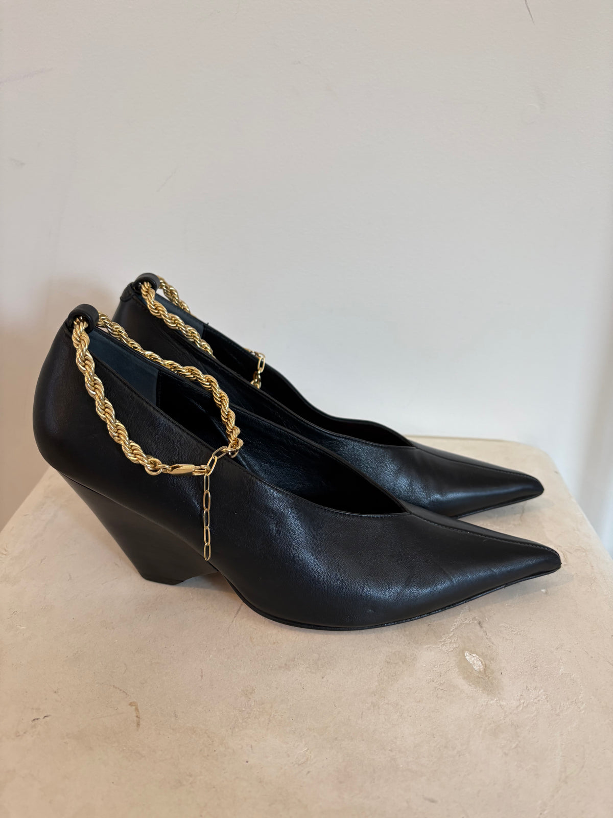 Camilla and Marc Black Leather Ankle Chain Pumps, 40