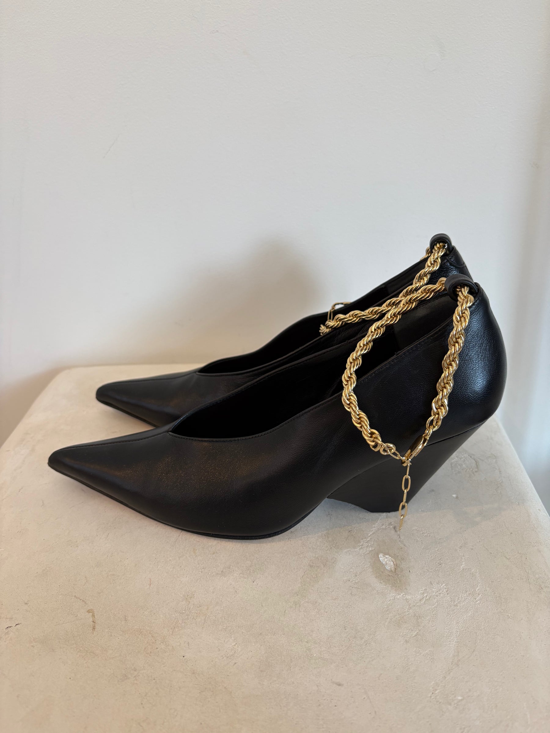 Camilla and Marc Black Leather Ankle Chain Pumps, 40