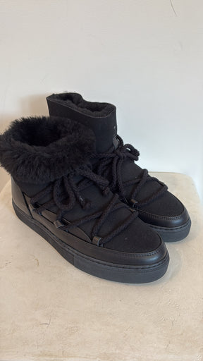 INUIKII Black Leather and Shearling Snow Boots, 41