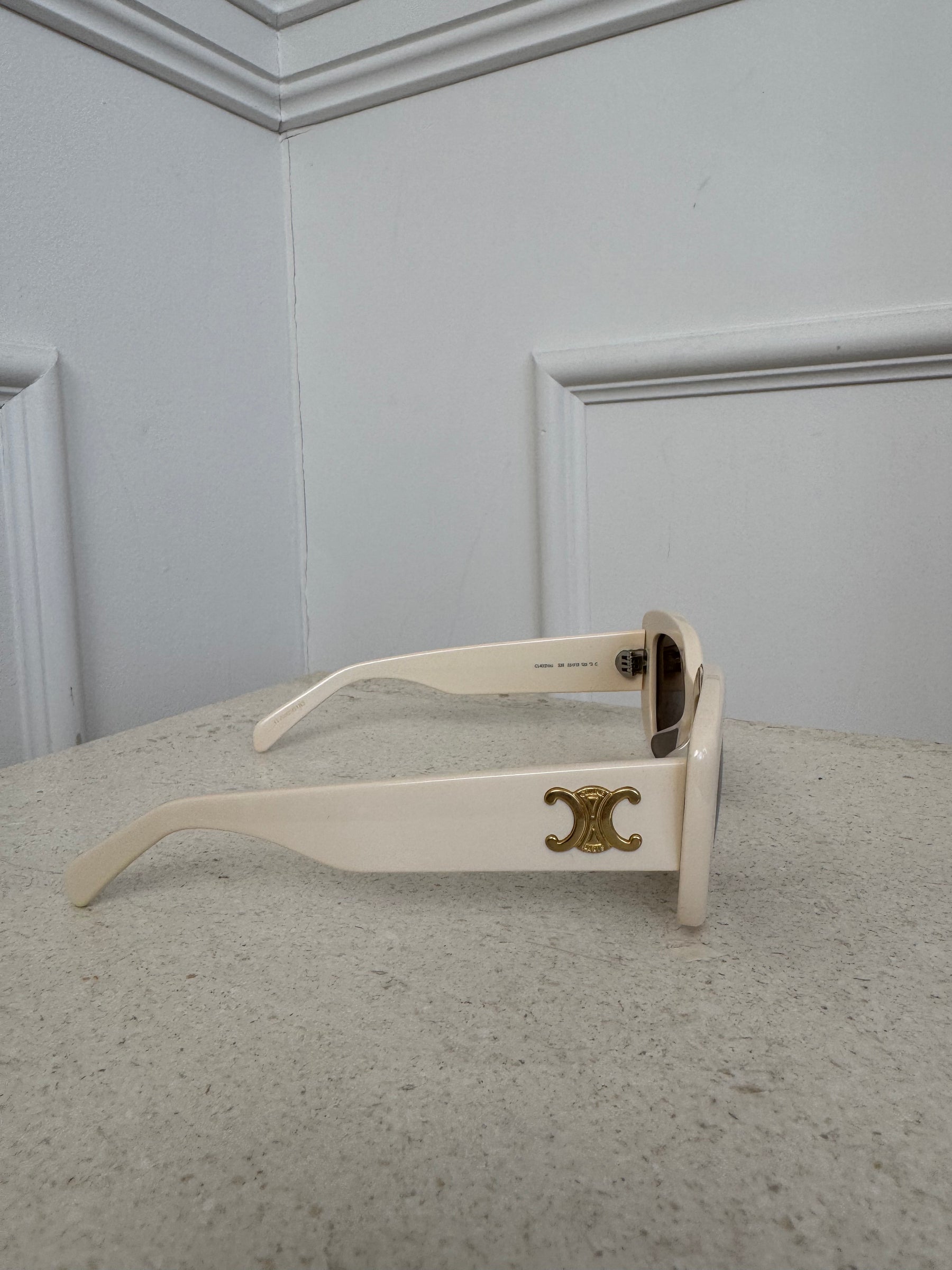 Celine Triomphe XL 01 Sunglasses in Acetate Cream