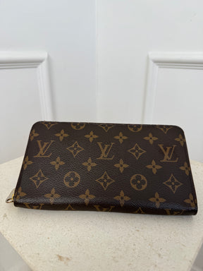 Louis Vuitton Canvas Monogram Zippy Organiser *Hot stamped with S.J.A*