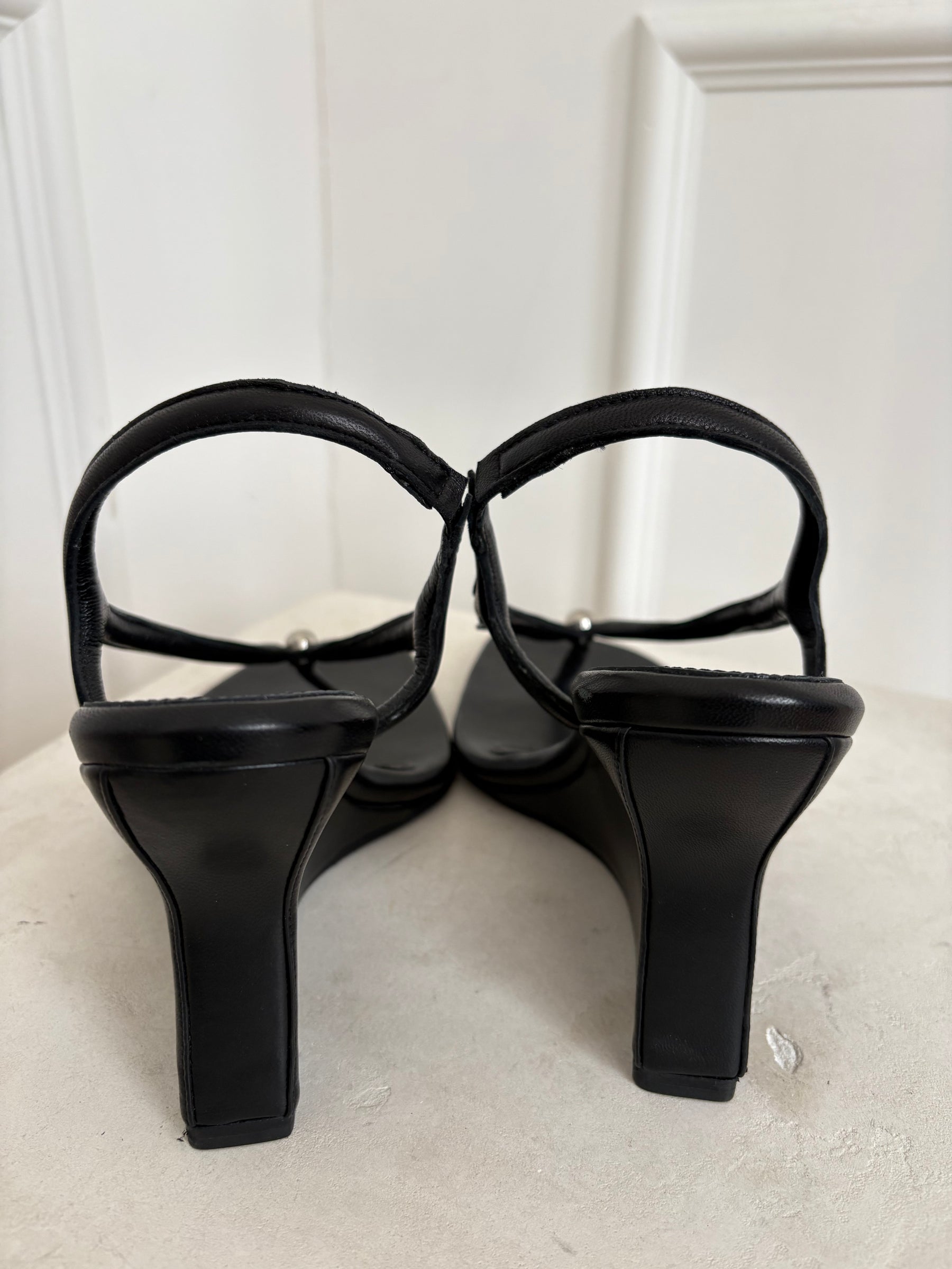 Paris Georgia Black Leather Thong Wedge, 42