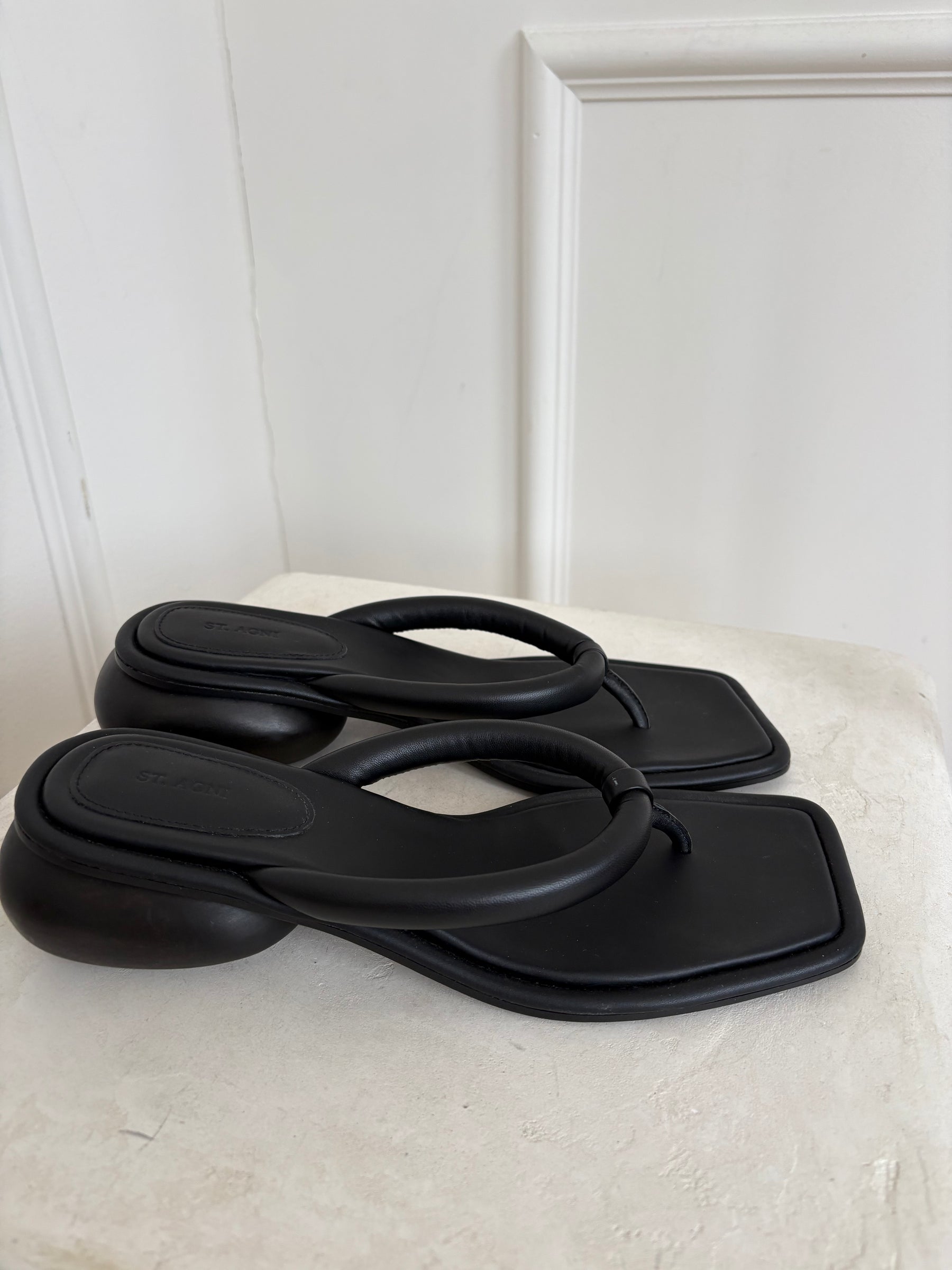 St. Agni Black Leather Dome Heeled Thong, 42