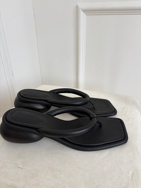 St. Agni Black Leather Dome Heeled Thong, 42