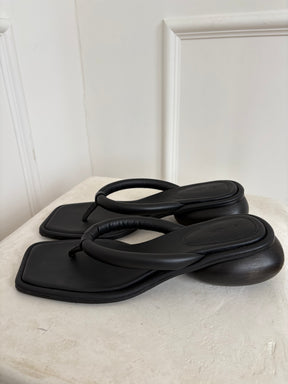 St. Agni Black Leather Dome Heeled Thong, 42