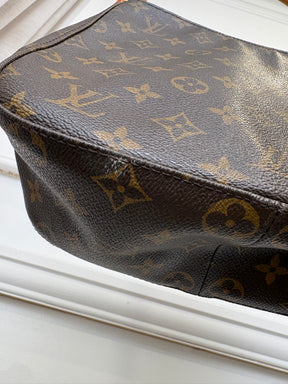 Louis Vuitton Canvas Monogram Looping shoulder Bag