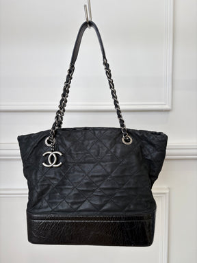 Chanel Gabrielle Large VIP Shopping Tote   Black Metalic Patent bottom